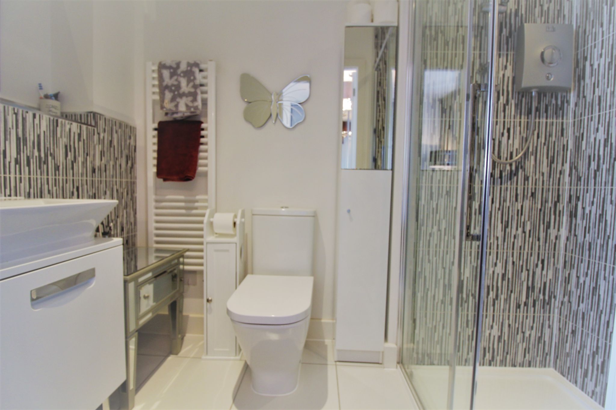 3 bedroom mews house SSTC in Solihull - Photograph 11.