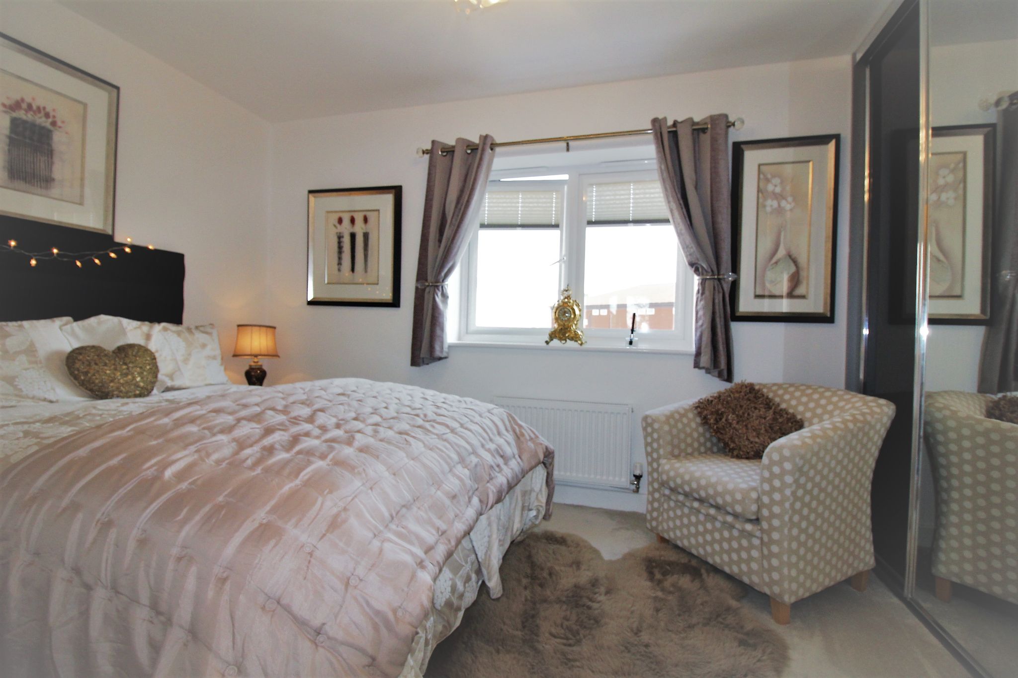 3 bedroom mews house SSTC in Solihull - Photograph 14.
