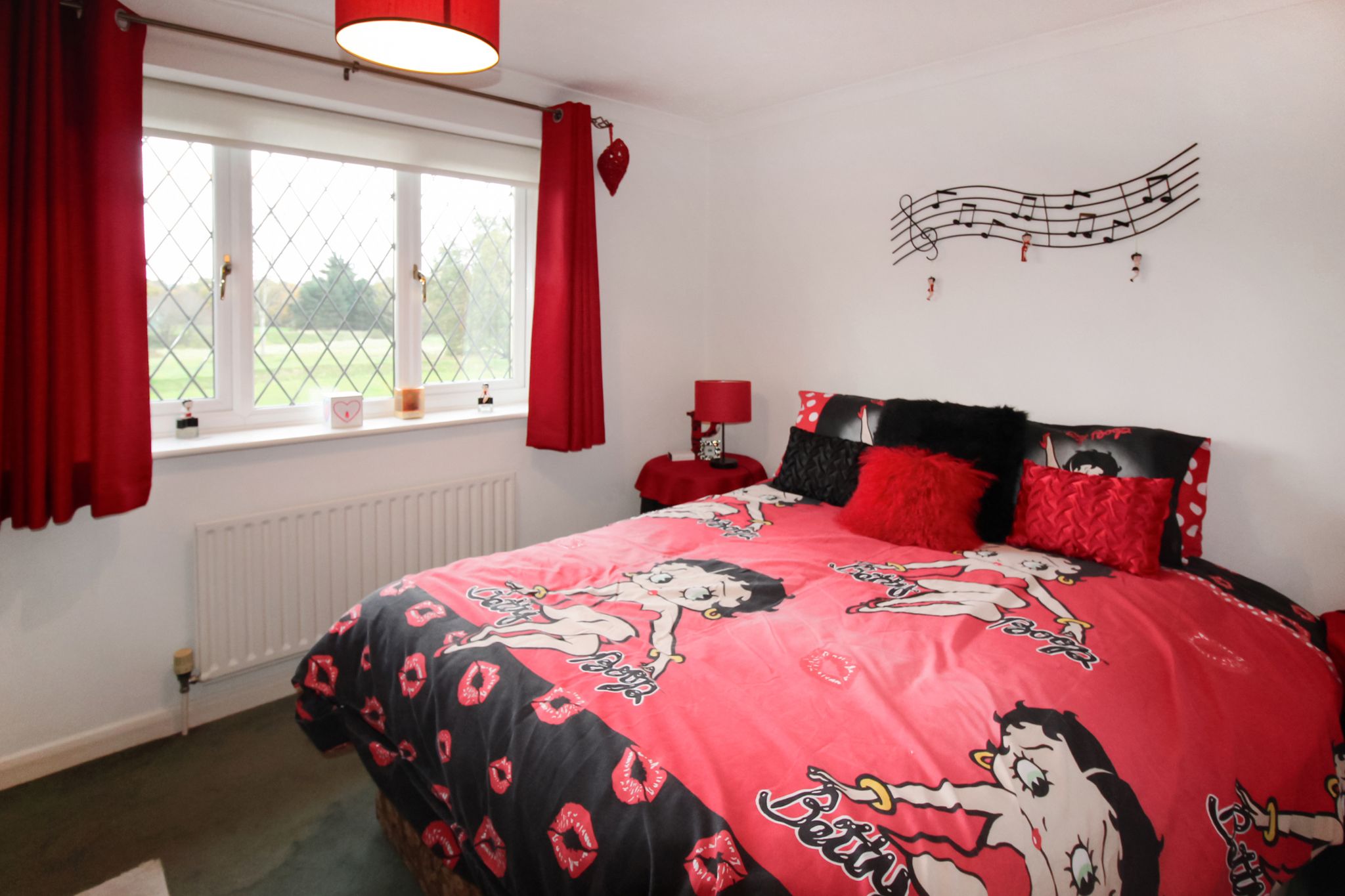 4 bedroom detached house SSTC in Solihull - Photograph 12.