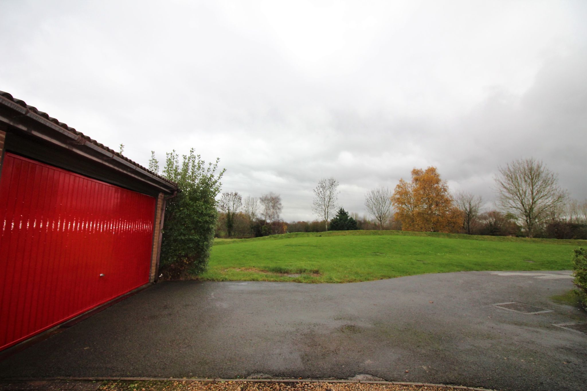 4 bedroom detached house SSTC in Solihull - Photograph 18.