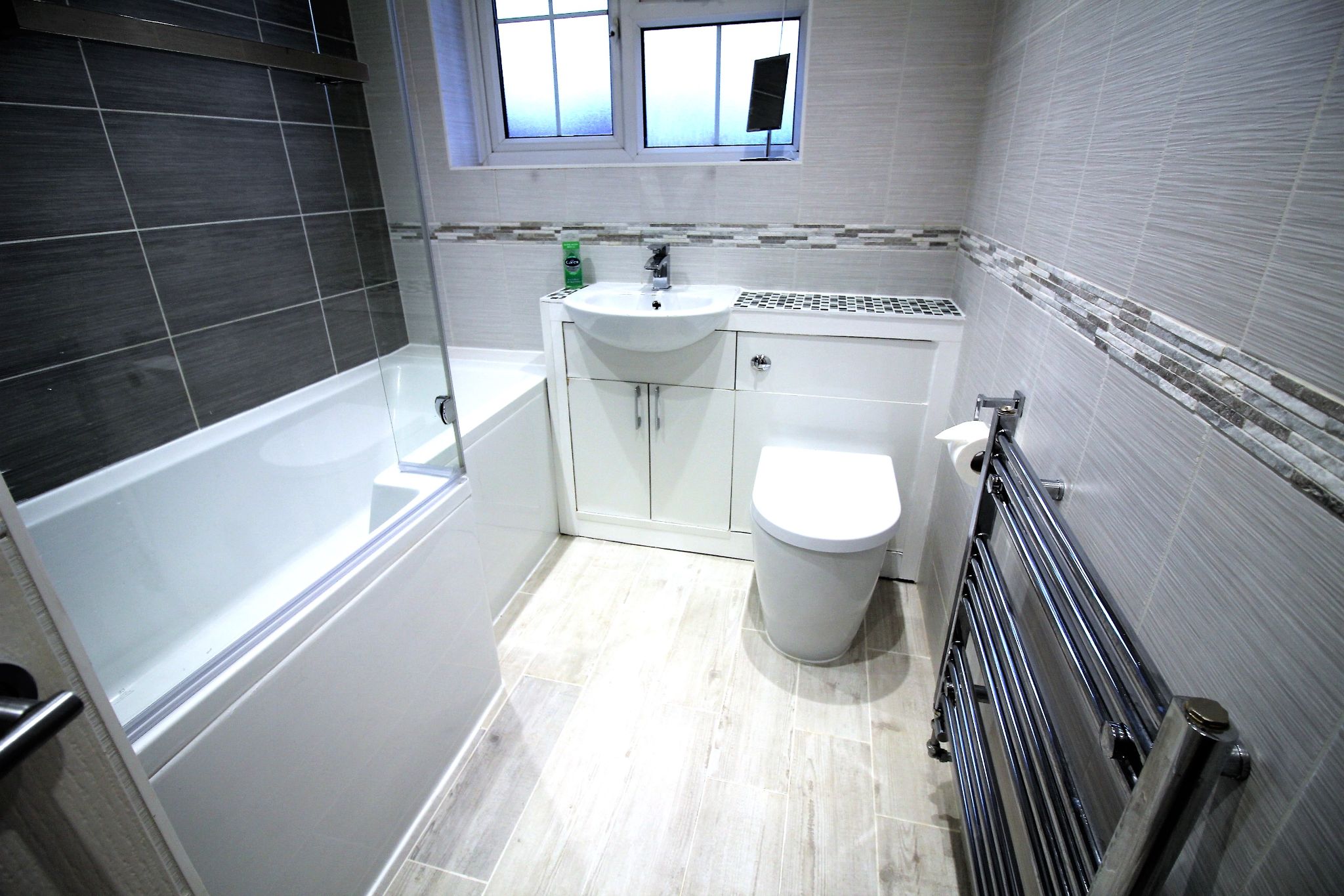 3 bedroom semi-detached house Let Agreed in Solihull - Photograph 8.