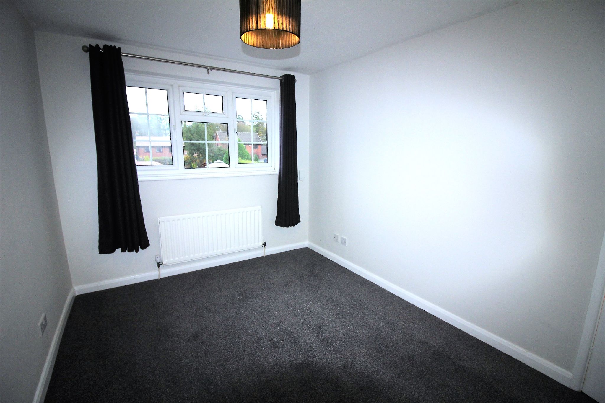 3 bedroom semi-detached house Let Agreed in Solihull - Photograph 8.
