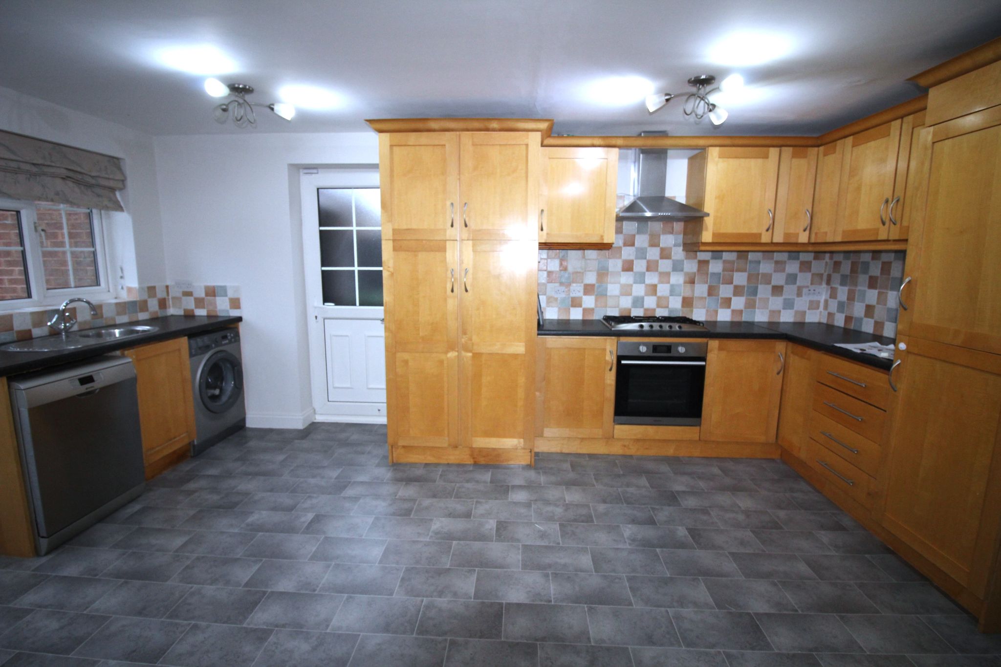 3 bedroom semi-detached house Let Agreed in Solihull - Photograph 3.