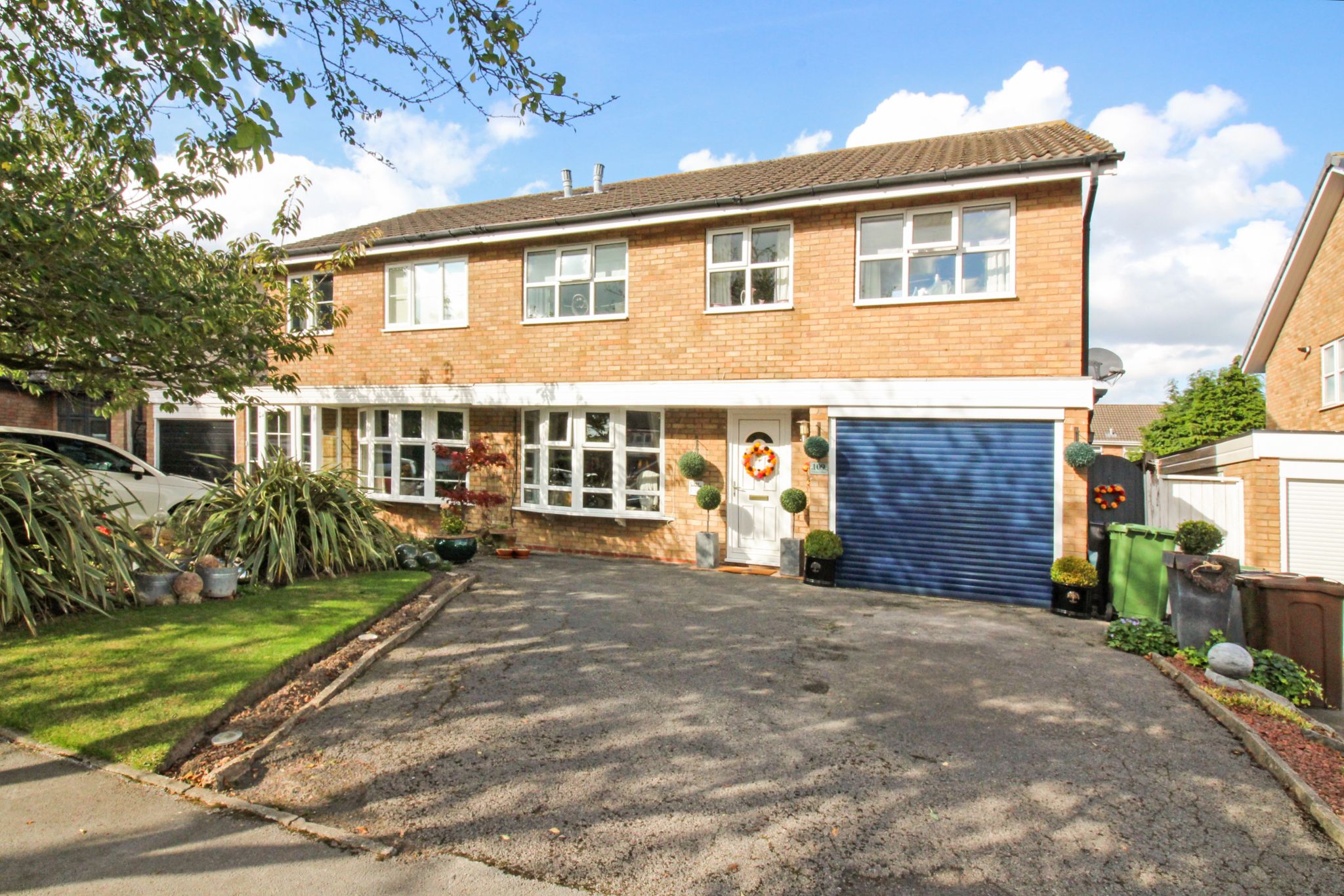 4 bedroom semi-detached house SSTC in Solihull - Photograph 1.