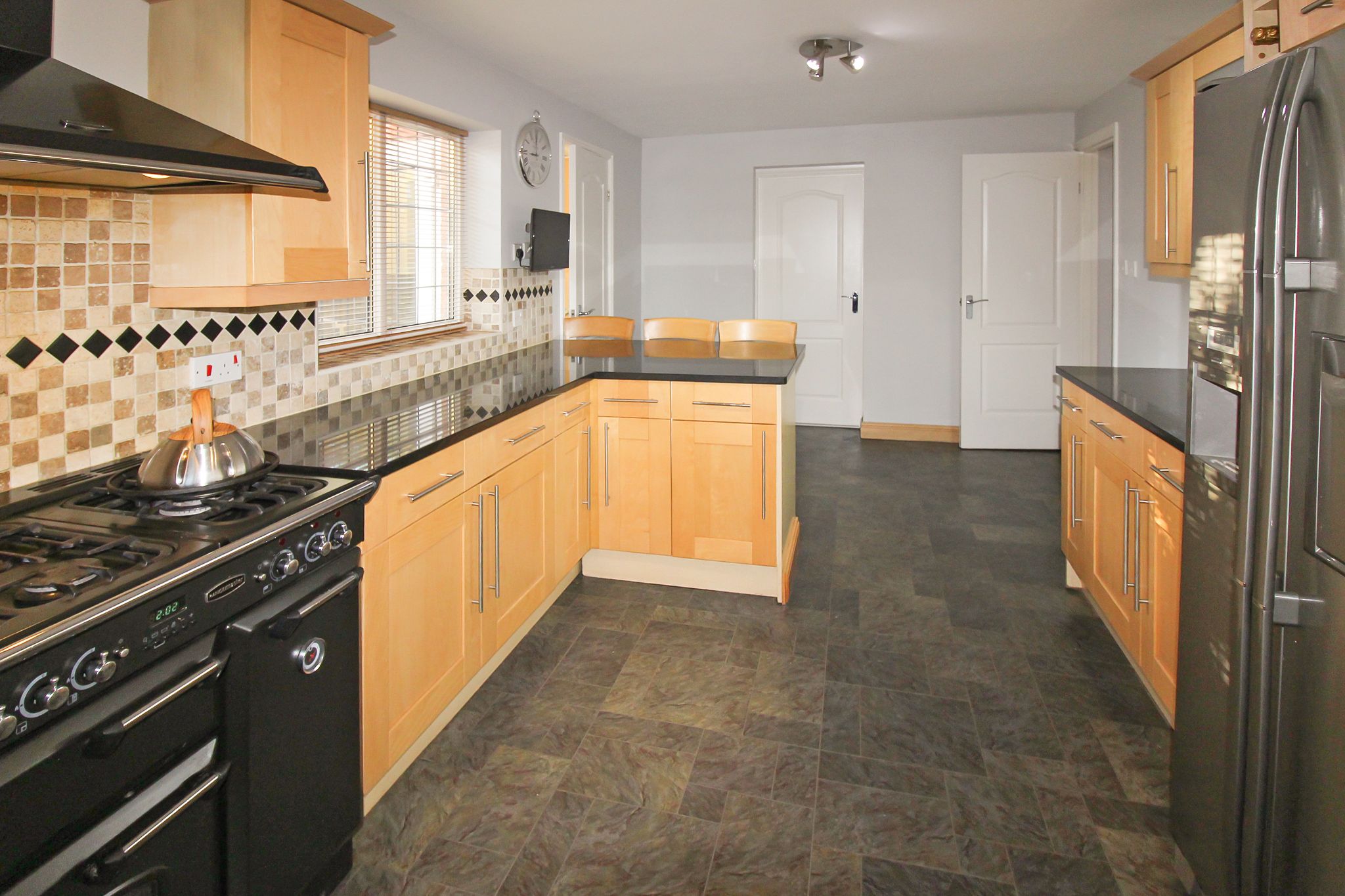 6 bedroom detached house SSTC in Solihull - Photograph 8.