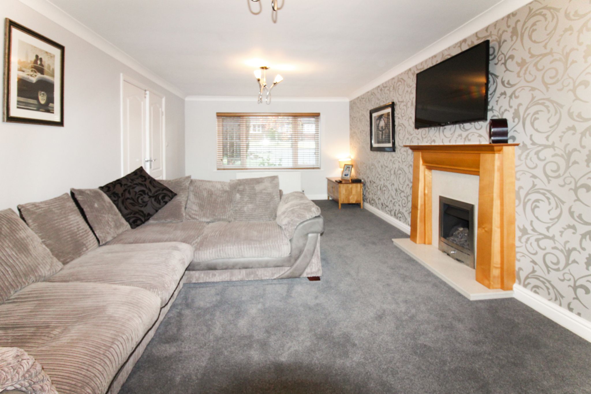 6 bedroom detached house SSTC in Solihull - Photograph 5.