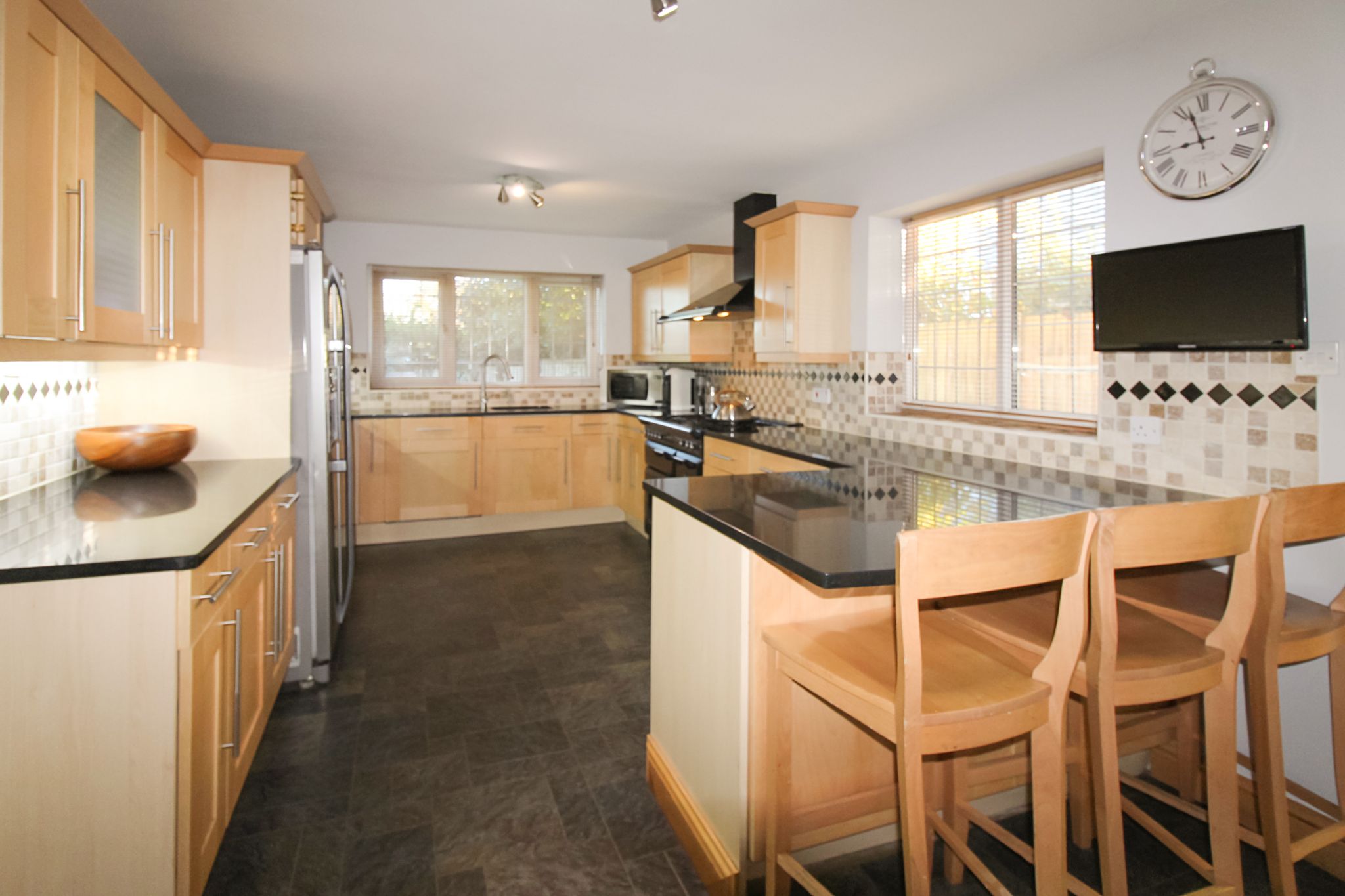 6 bedroom detached house SSTC in Solihull - Photograph 7.