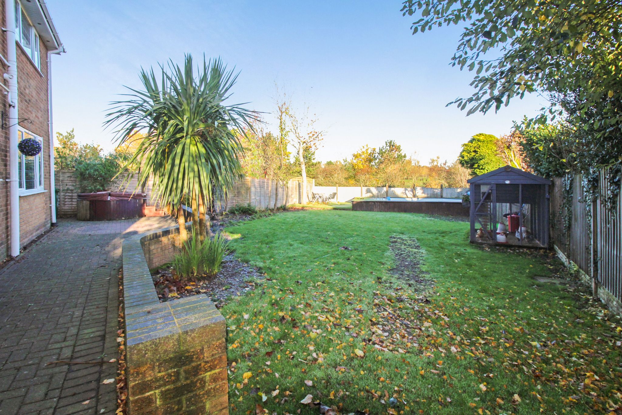 6 bedroom detached house SSTC in Solihull - Photograph 11.
