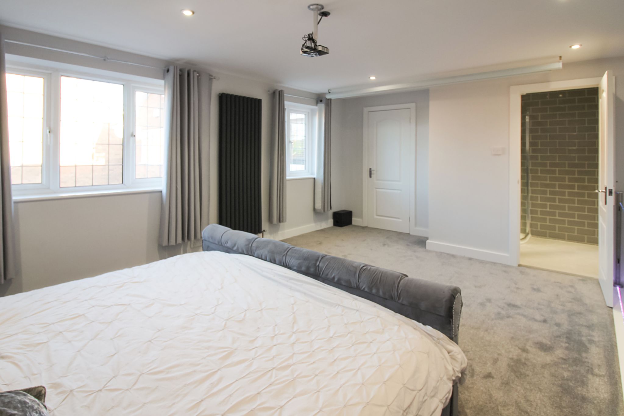 6 bedroom detached house SSTC in Solihull - Photograph 13.