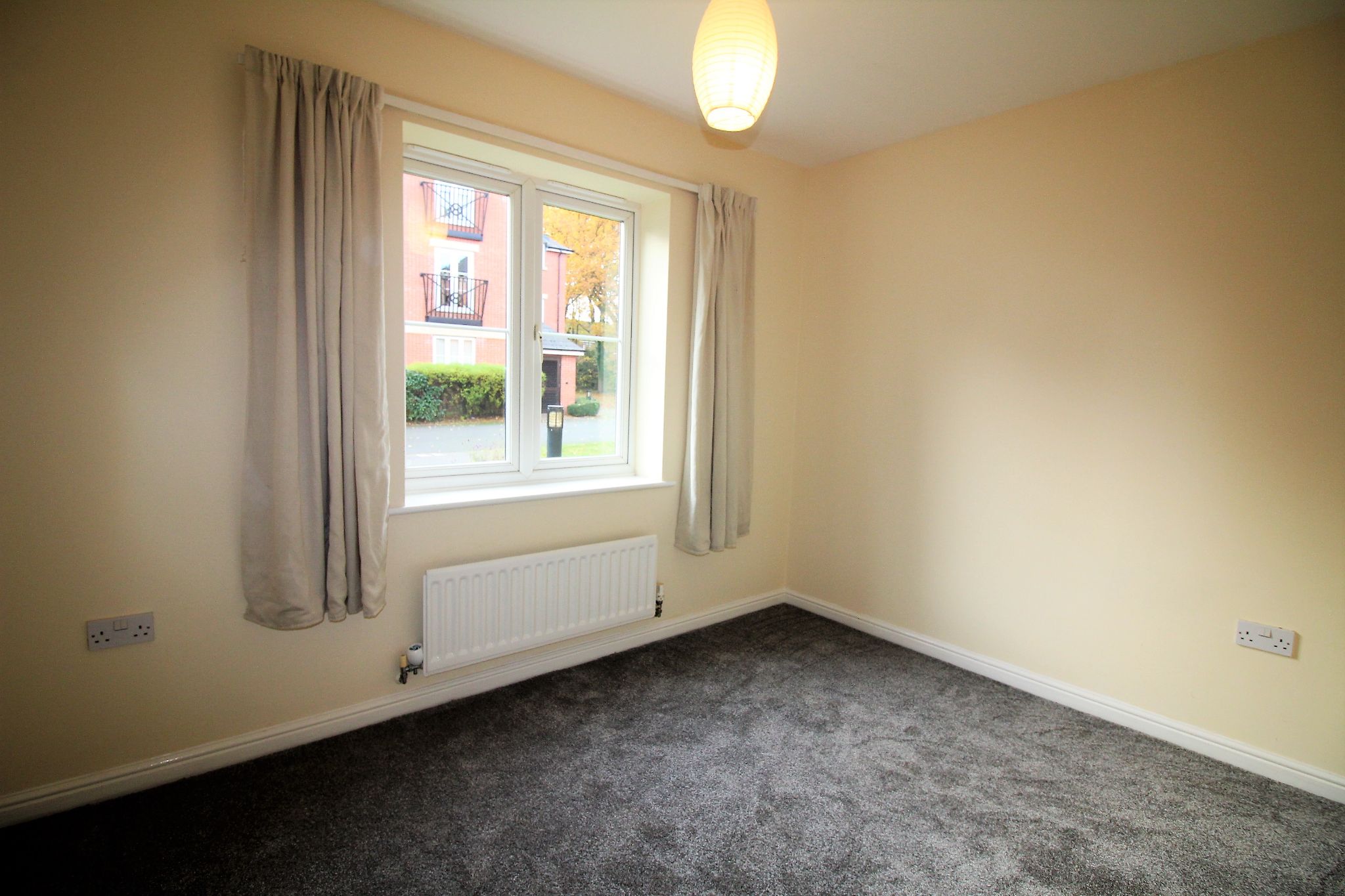 2 bedroom apartment flat/apartment SSTC in Solihull - Photograph 5.