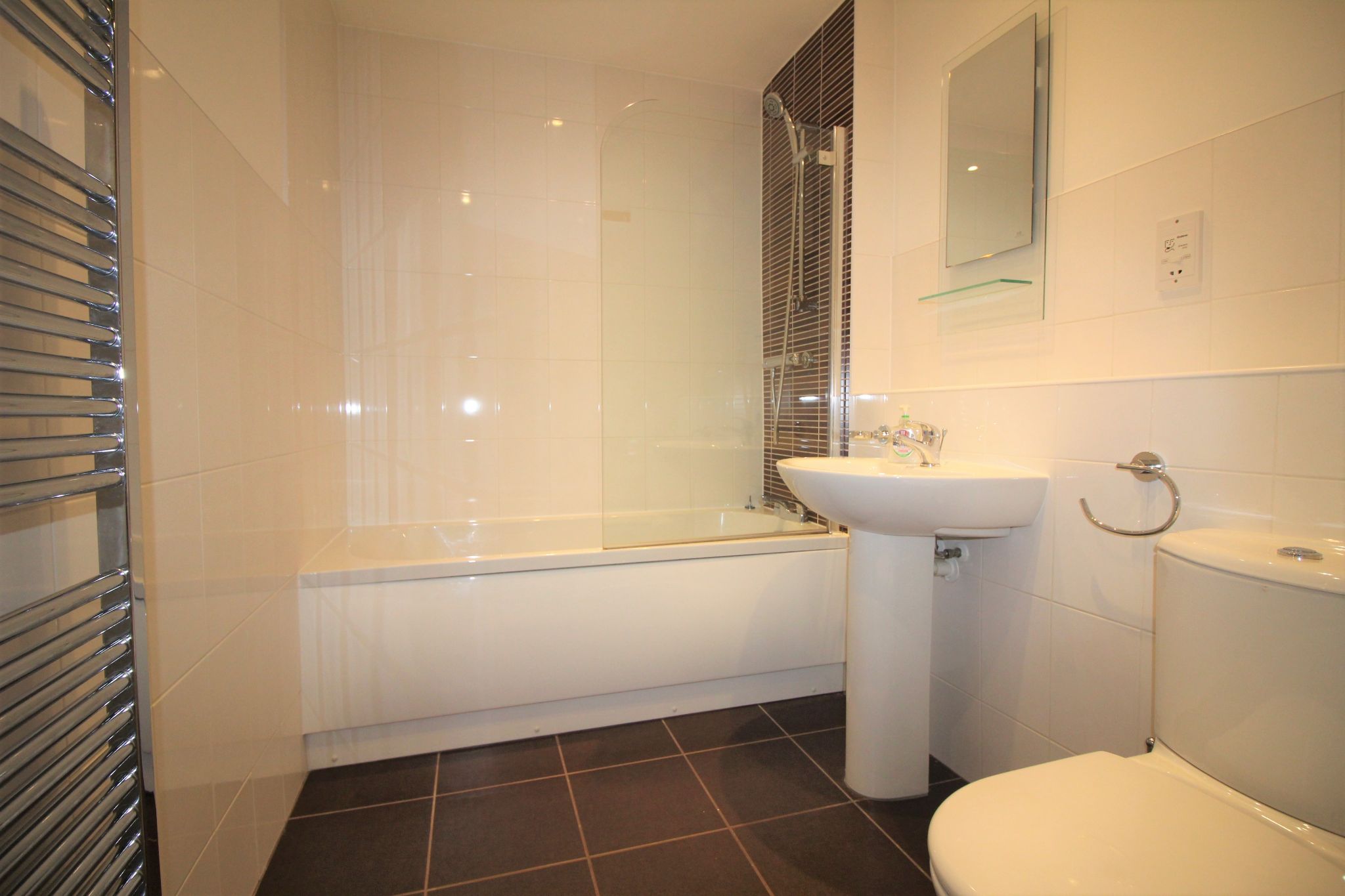 2 bedroom apartment flat/apartment SSTC in Solihull - Photograph 7.
