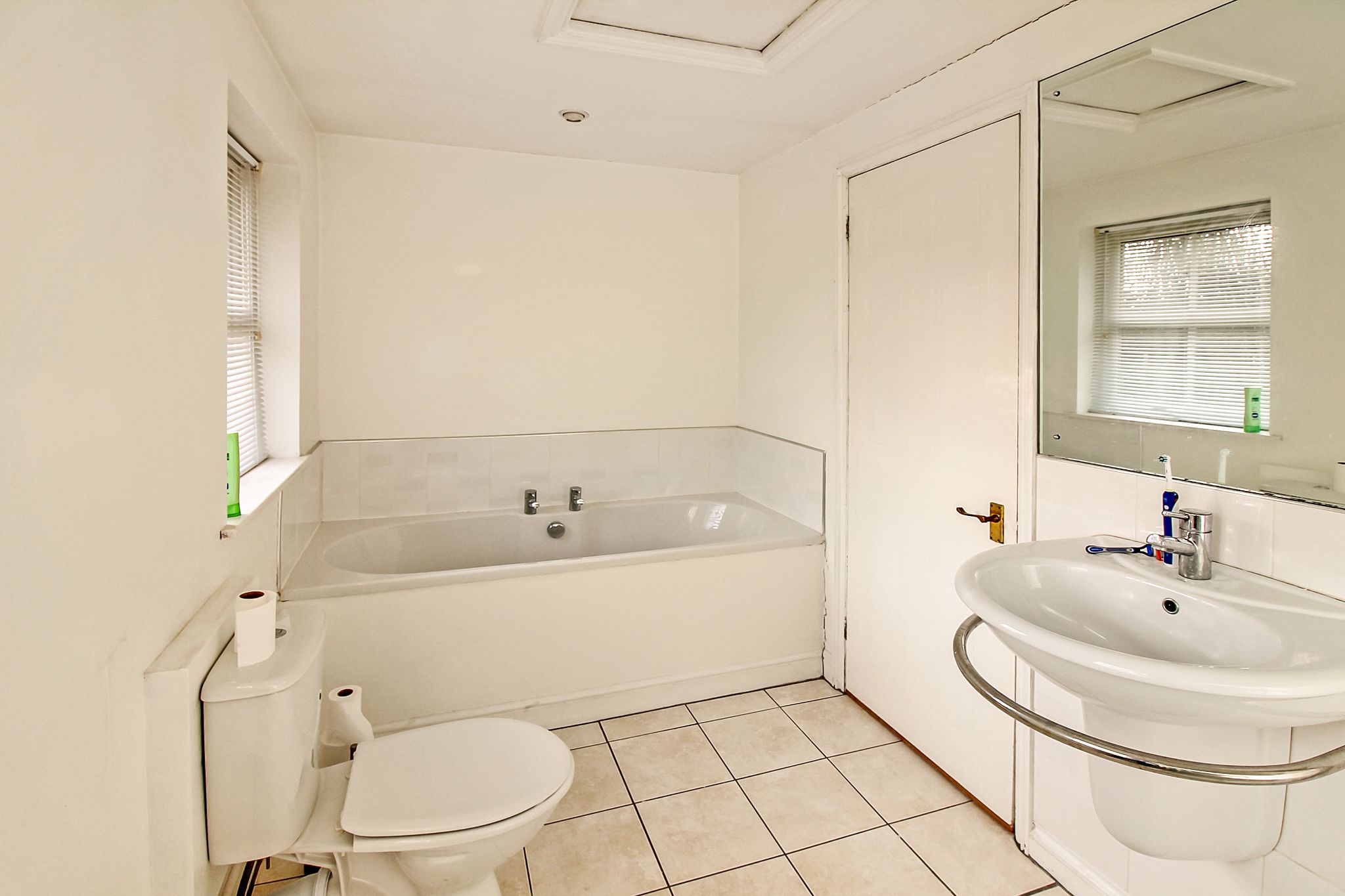 3 bedroom end terraced house SSTC in Solihull - Photograph 10.