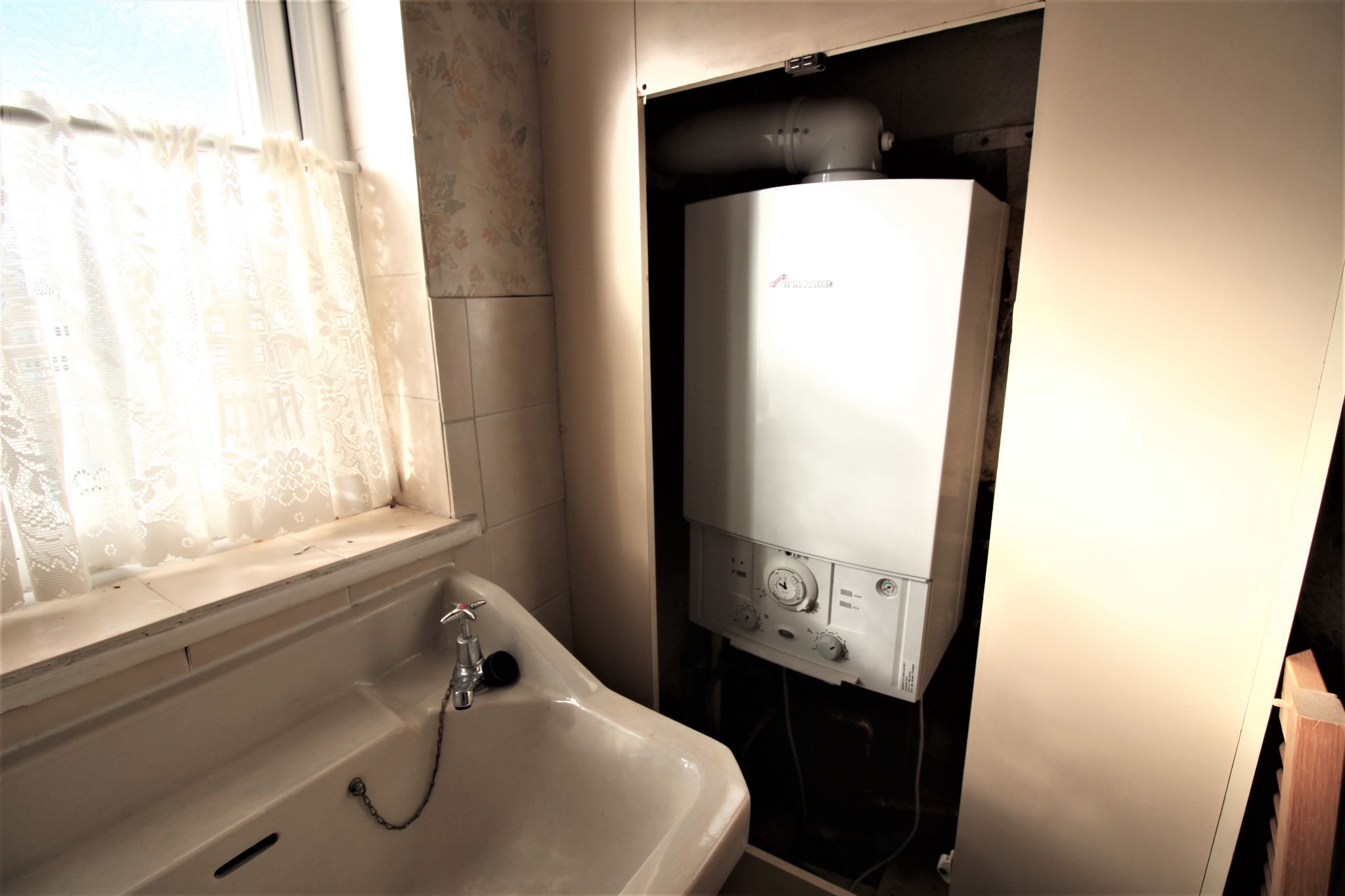 3 bedroom semi-detached house SSTC in Birmingham - Photograph 11.