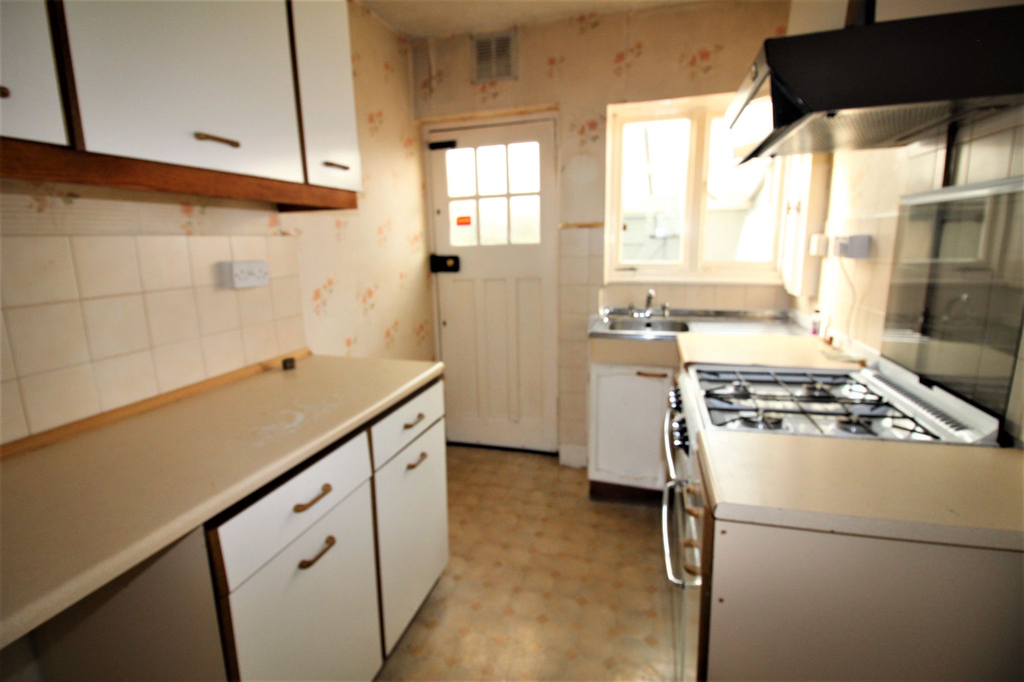 3 bedroom semi-detached house SSTC in Birmingham - Photograph 4.