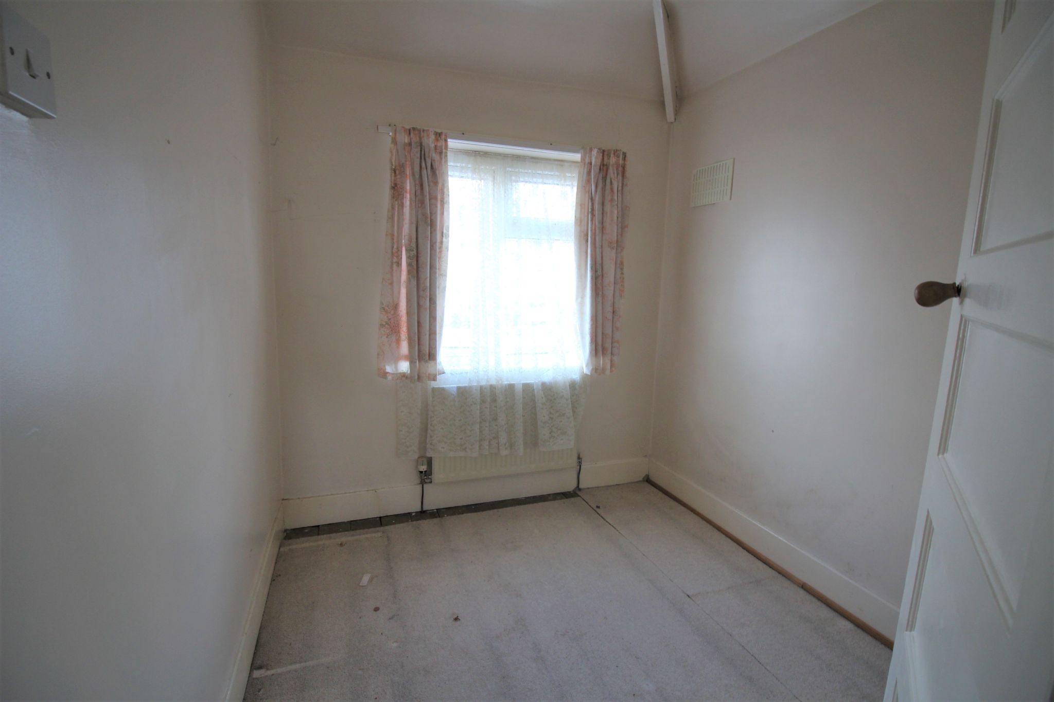 3 bedroom semi-detached house SSTC in Birmingham - Photograph 9.