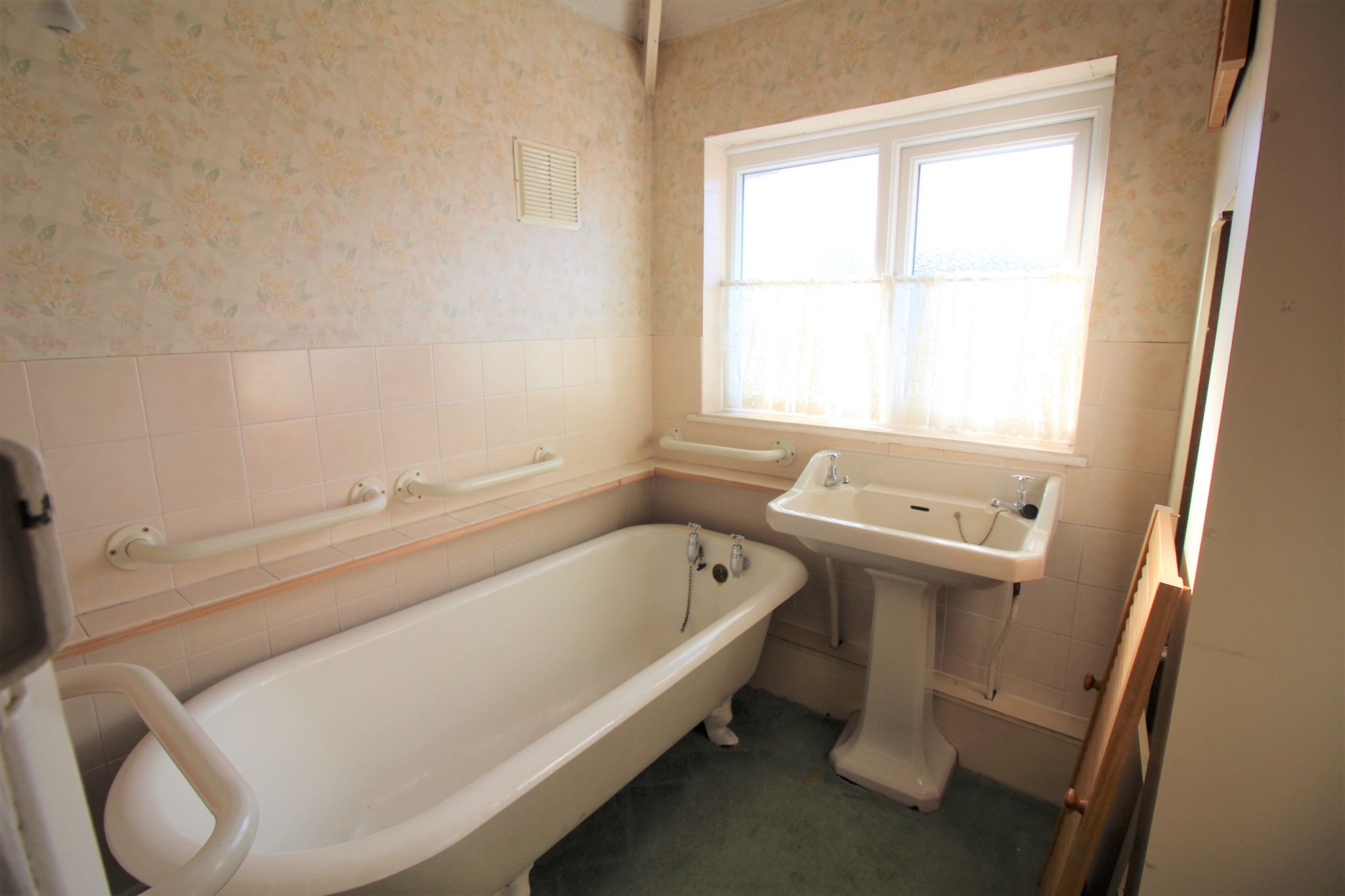 3 bedroom semi-detached house SSTC in Birmingham - Photograph 10.