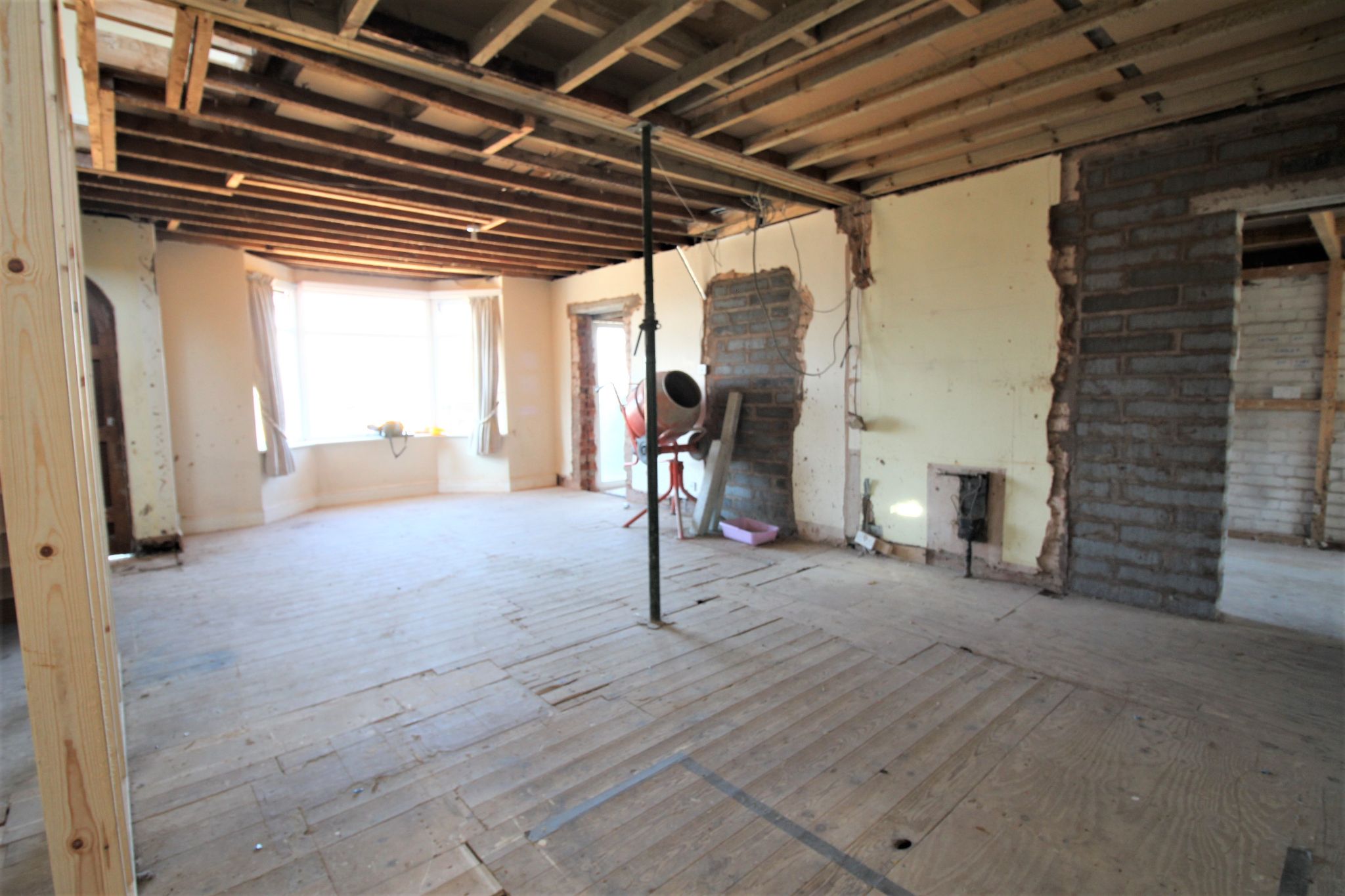 3 bedroom detached bungalow SSTC in Solihull - Photograph 9.