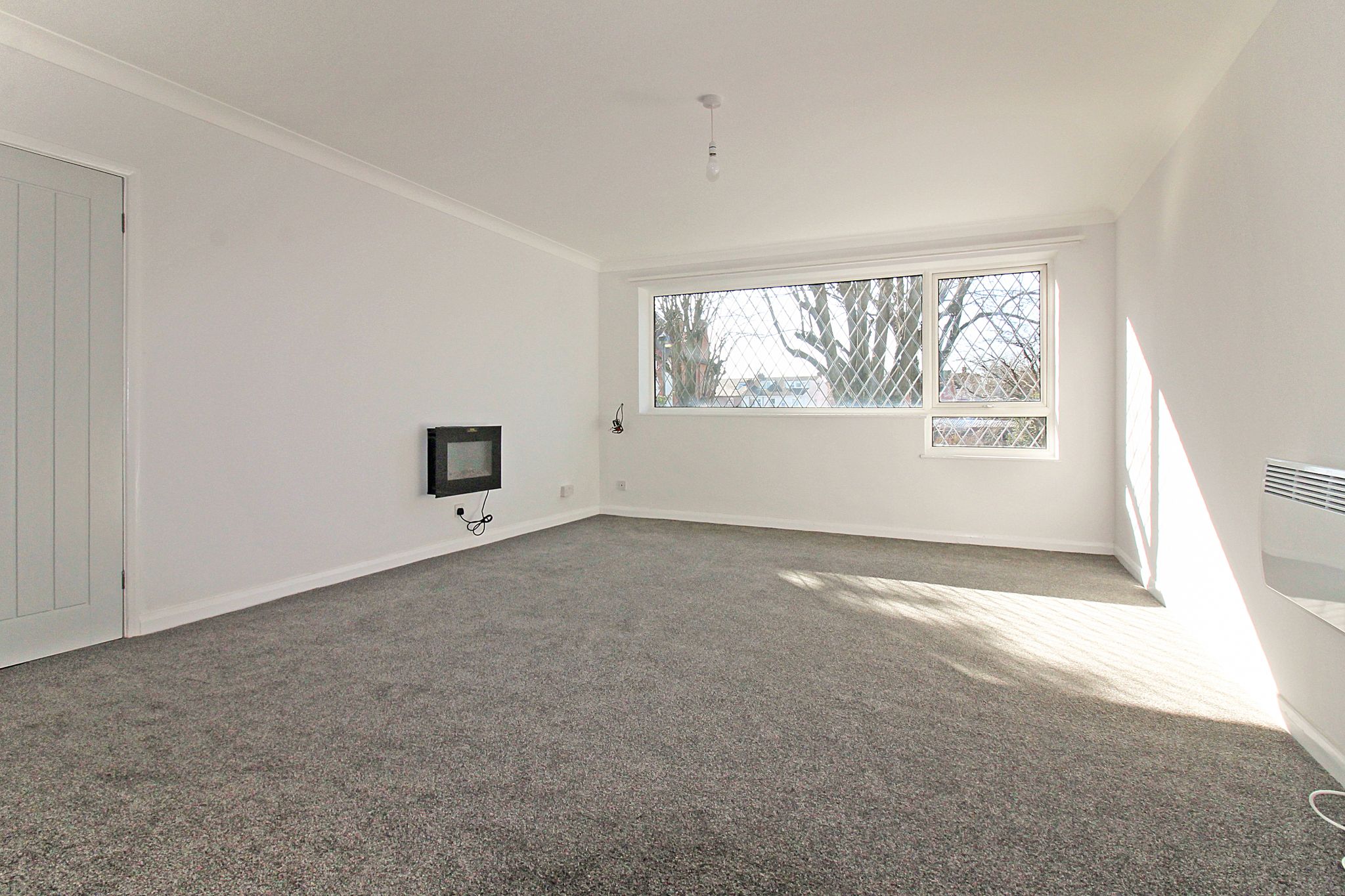 2 bedroom apartment flat/apartment SSTC in Birmingham - Photograph 3.