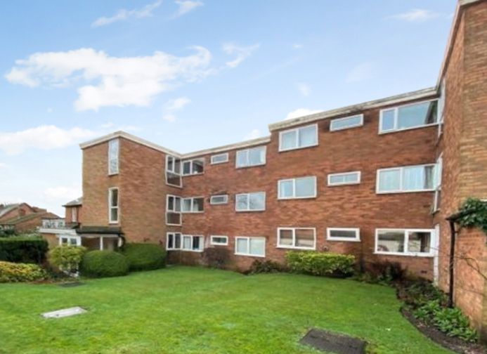 2 bedroom apartment flat/apartment SSTC in Birmingham - Photograph 1.