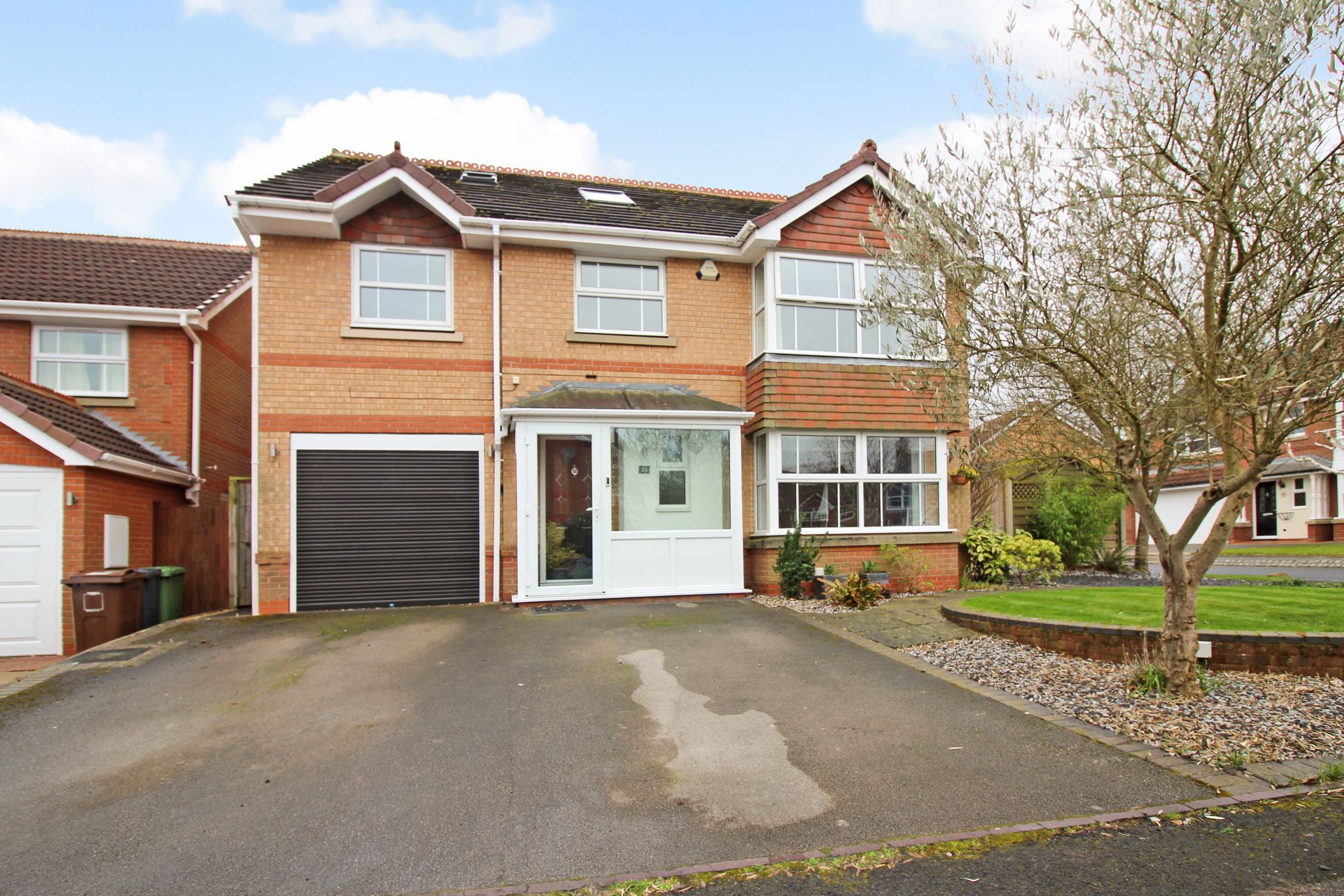 5 bedroom detached house SSTC in Solihull - Photograph 1.