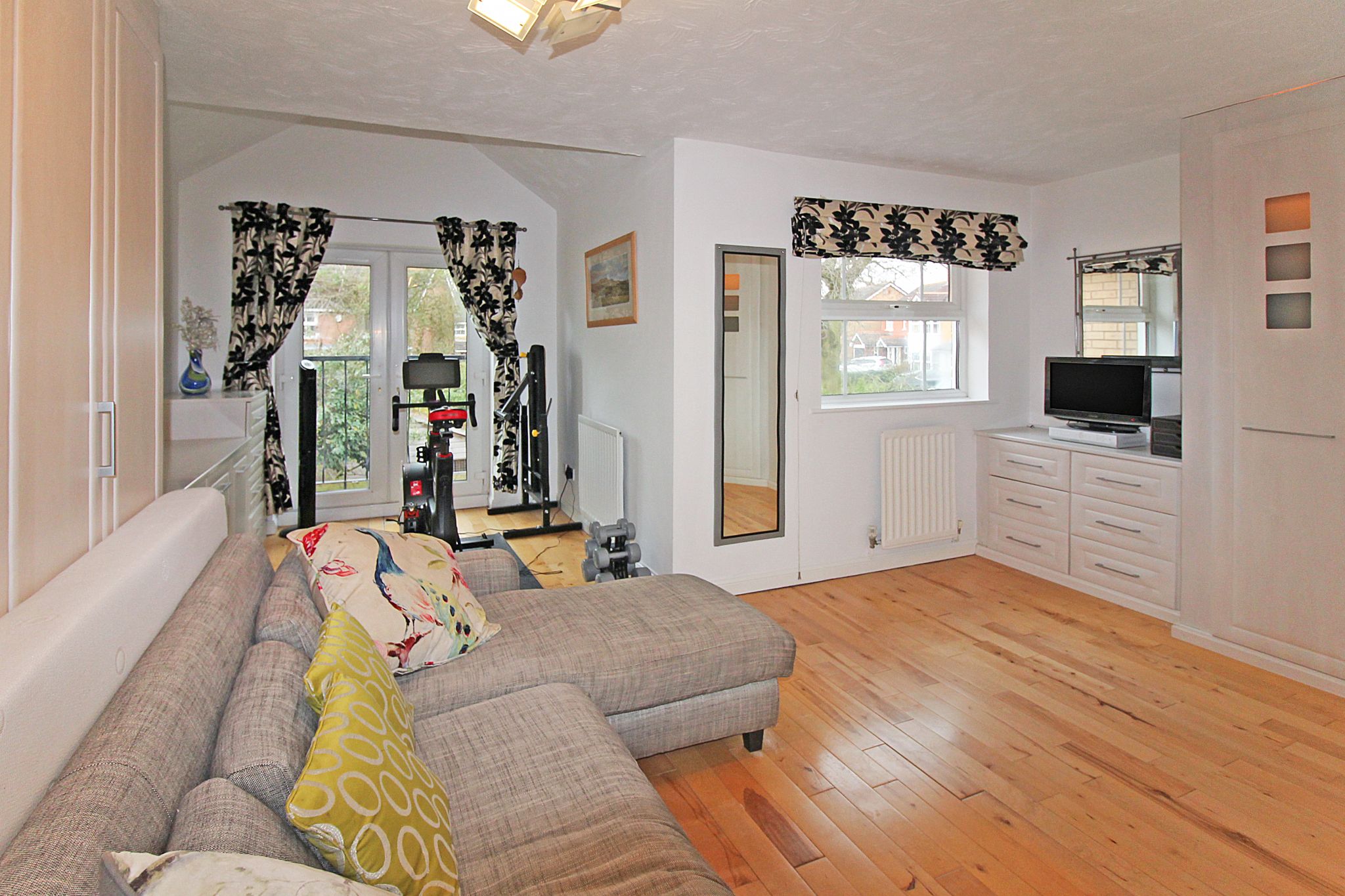 5 bedroom detached house SSTC in Solihull - Photograph 12.