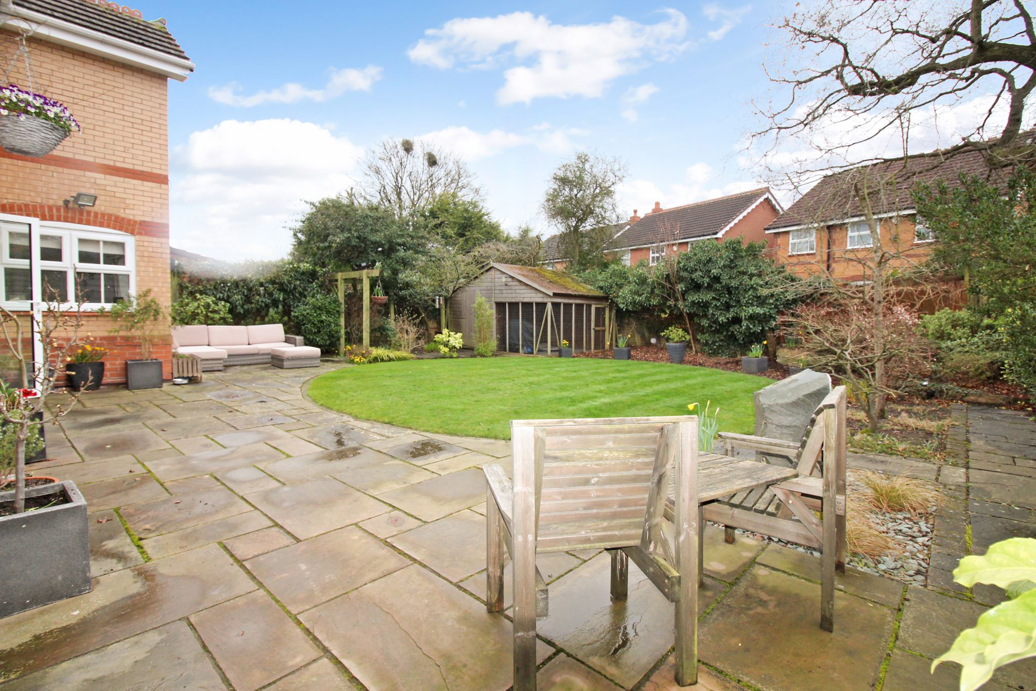 5 bedroom detached house SSTC in Solihull - Photograph 7.