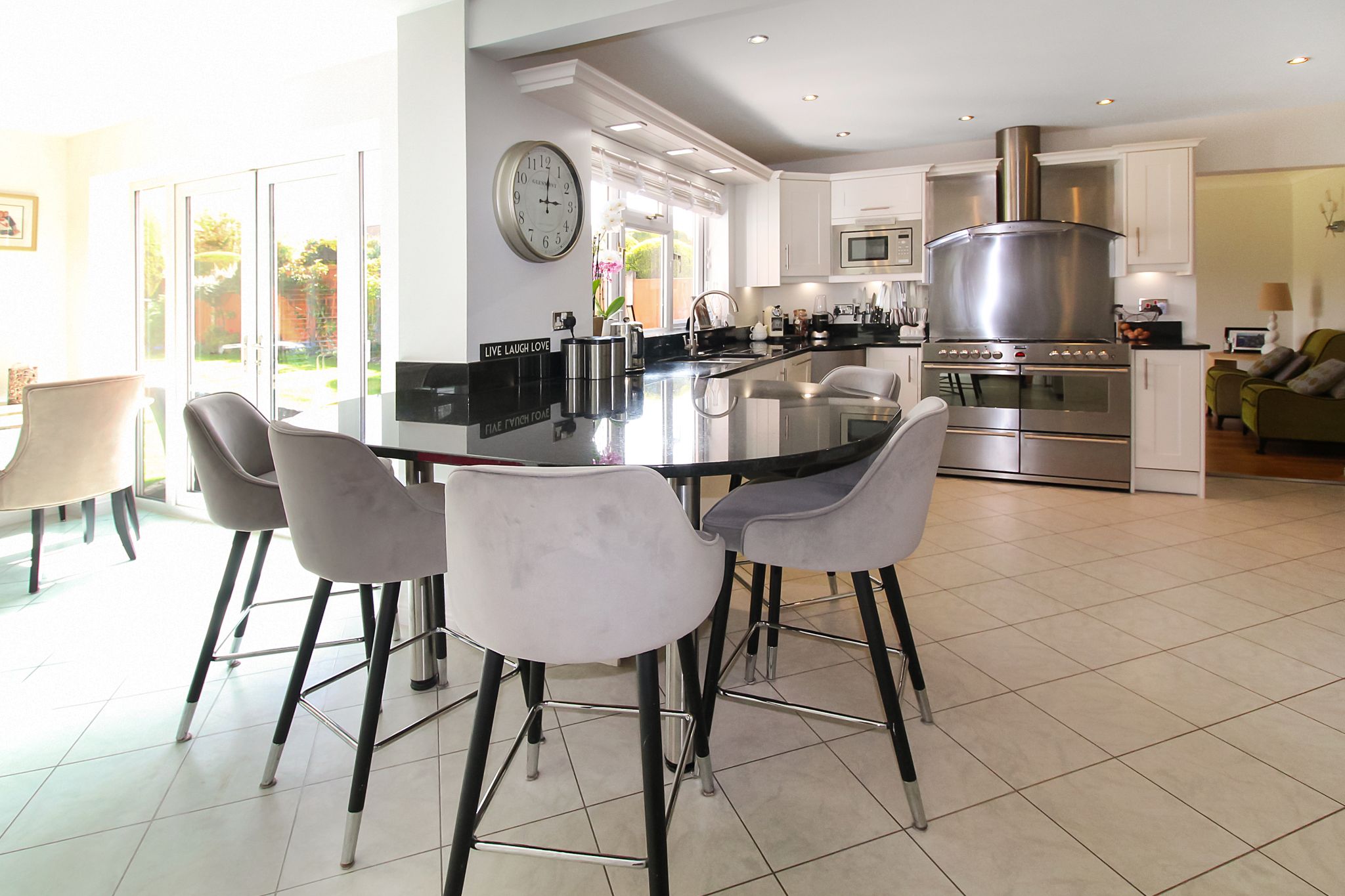 5 bedroom detached house SSTC in Solihull - Photograph 5.