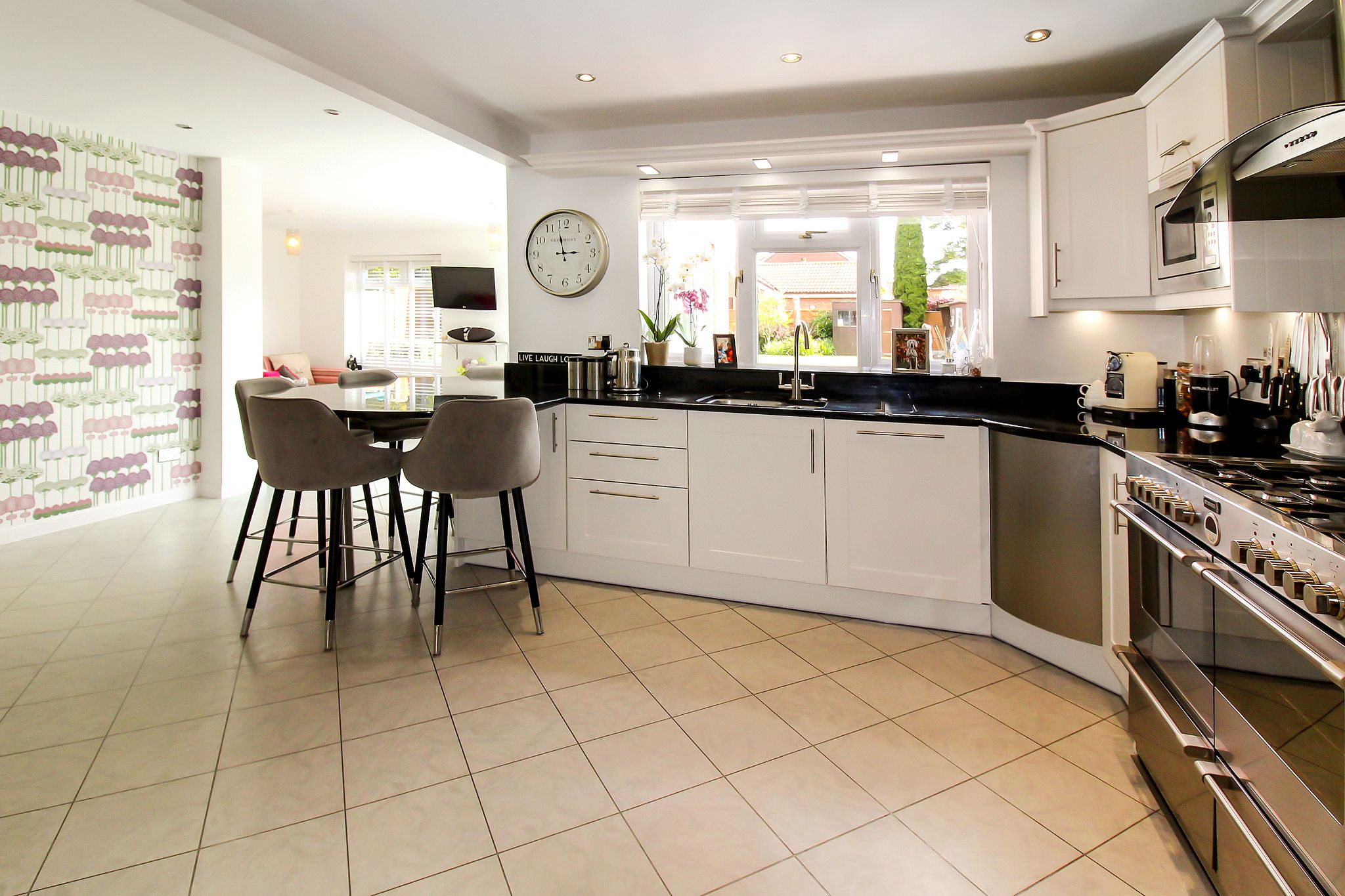 5 bedroom detached house SSTC in Solihull - Photograph 4.