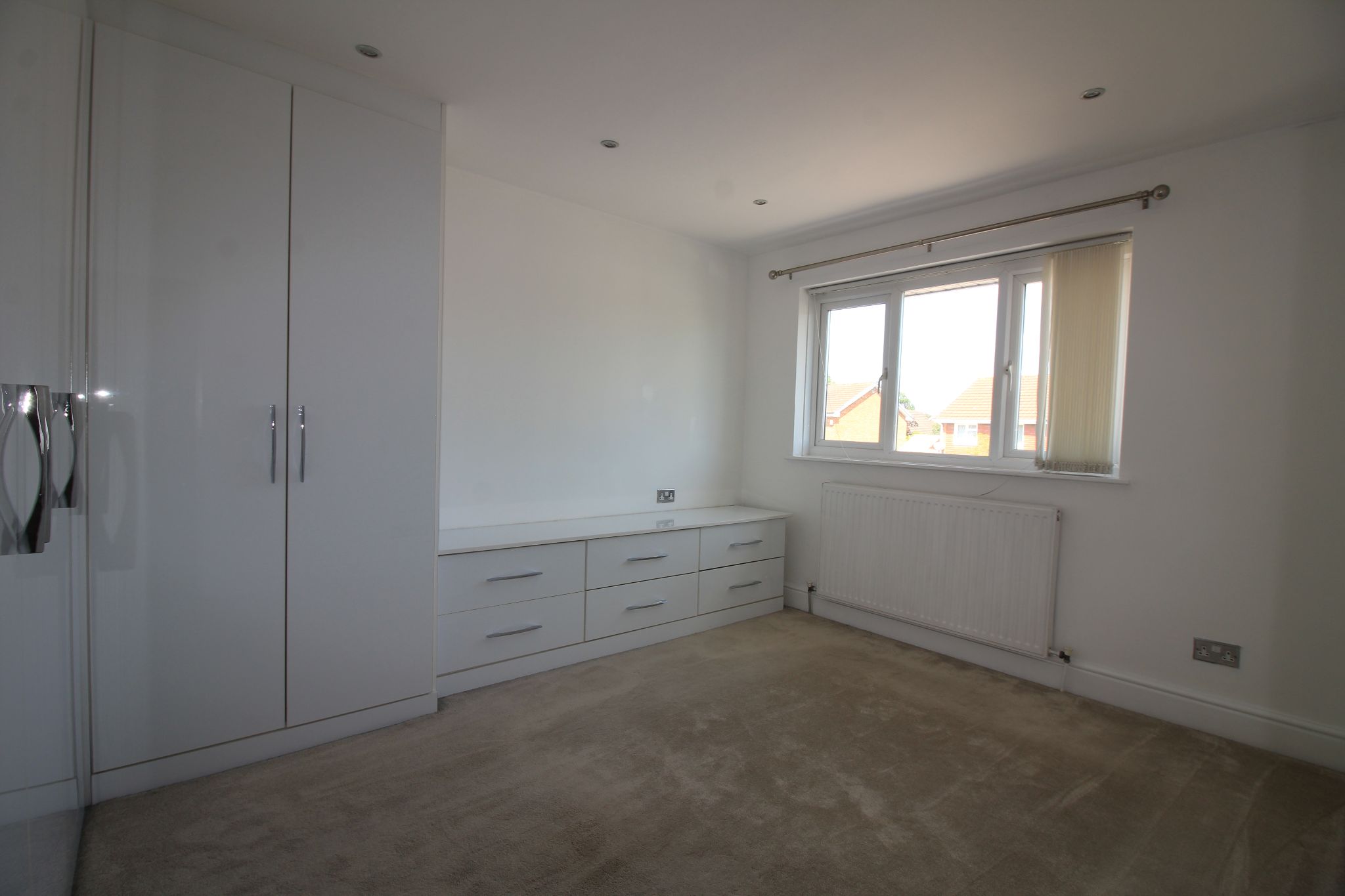 3 bedroom semi-detached house Let Agreed in Solihull - Photograph 6.
