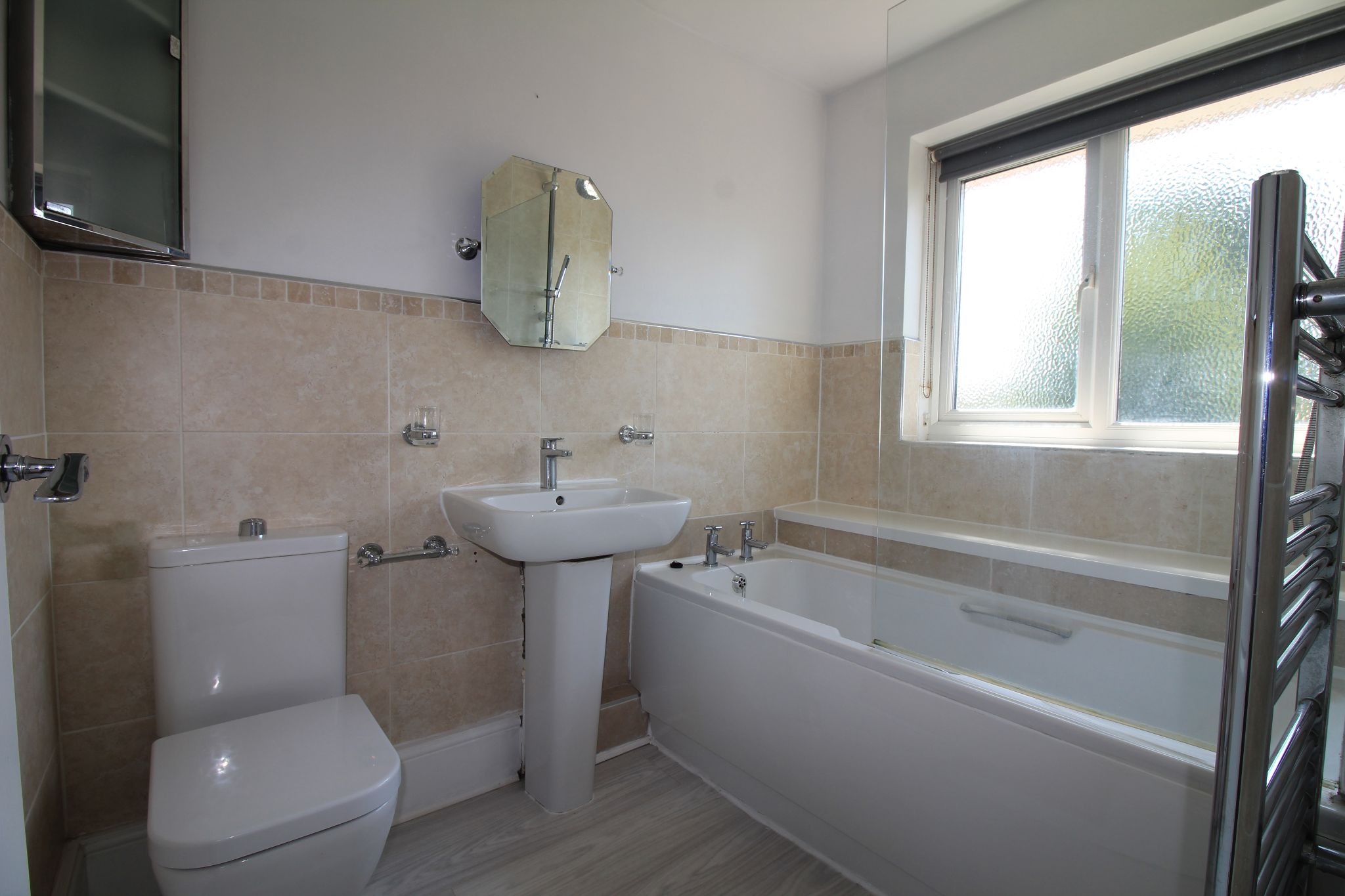 3 bedroom semi-detached house Let Agreed in Solihull - Photograph 8.