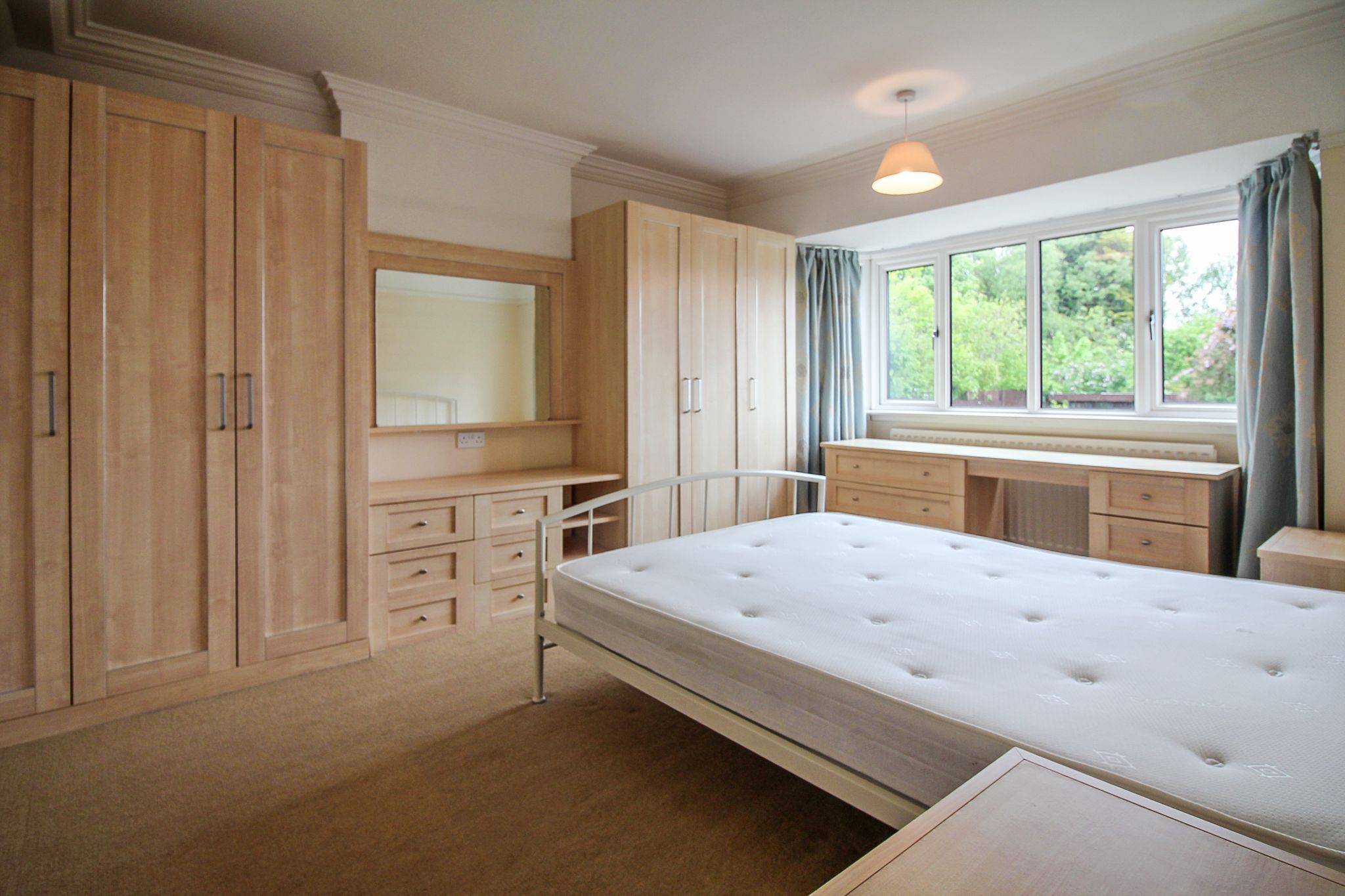 4 bedroom semi-detached house SSTC in Solihull - Photograph 9.