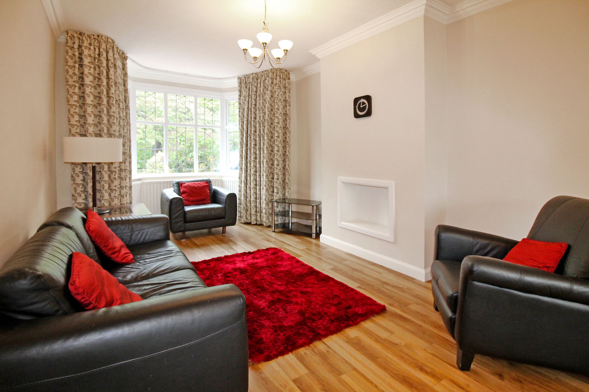4 bedroom semi-detached house SSTC in Solihull - Photograph 5.