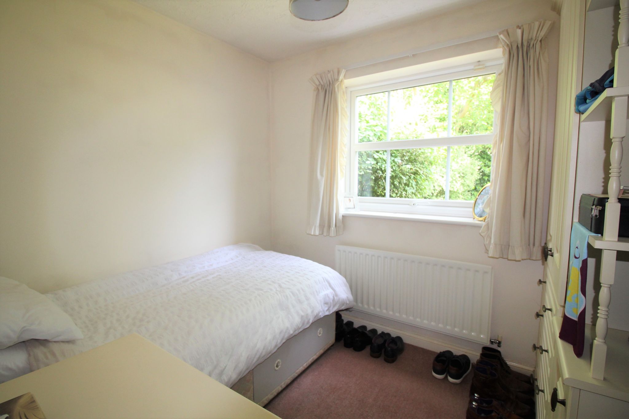 2 bedroom detached bungalow SSTC in Solihull - Photograph 7.