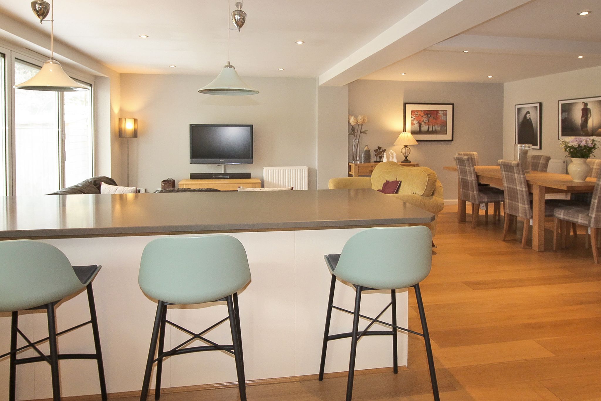 4 bedroom detached house SSTC in Solihull - Photograph 6.