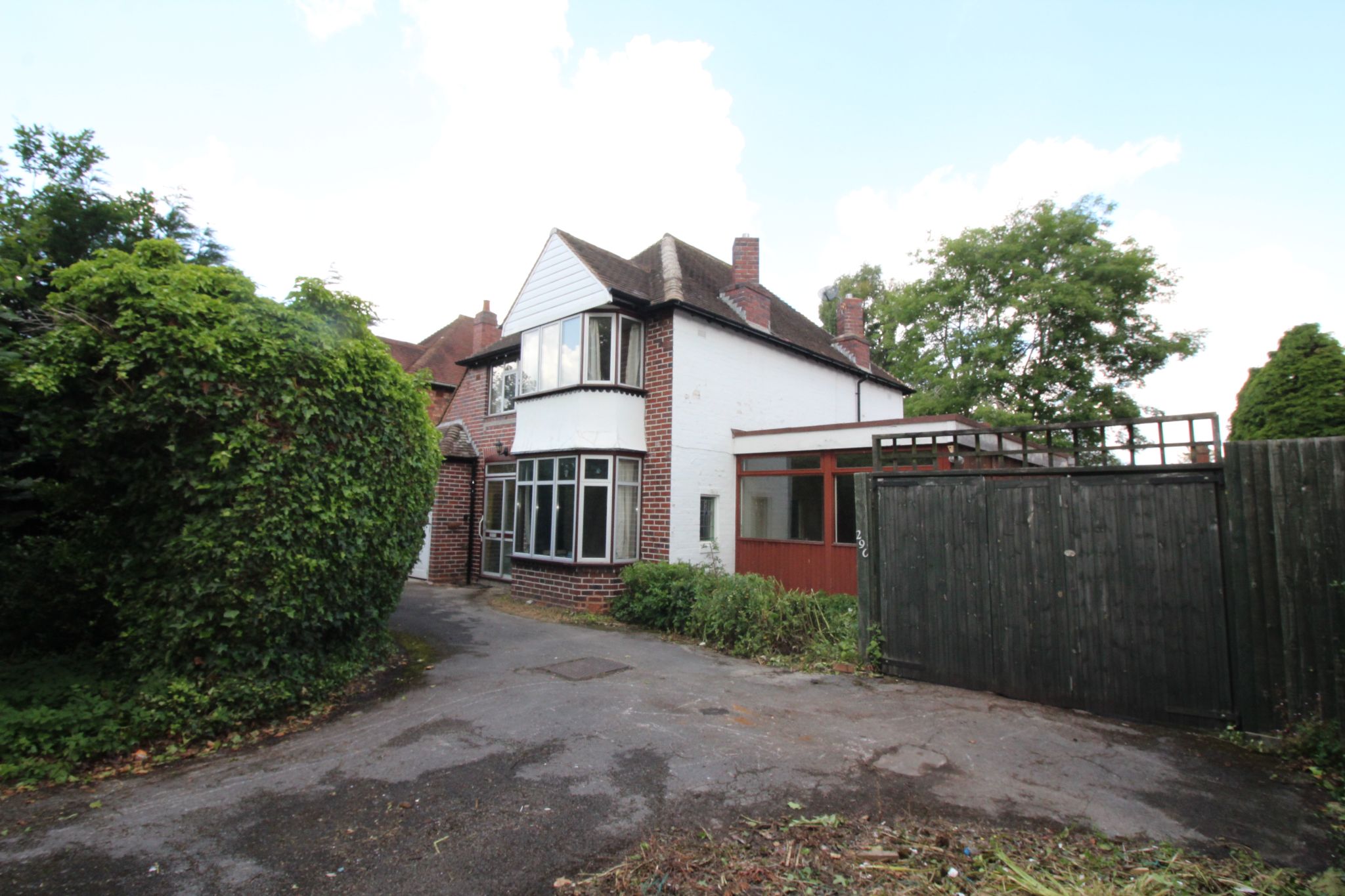 4 bedroom detached house SSTC in Solihull - Photograph 1.