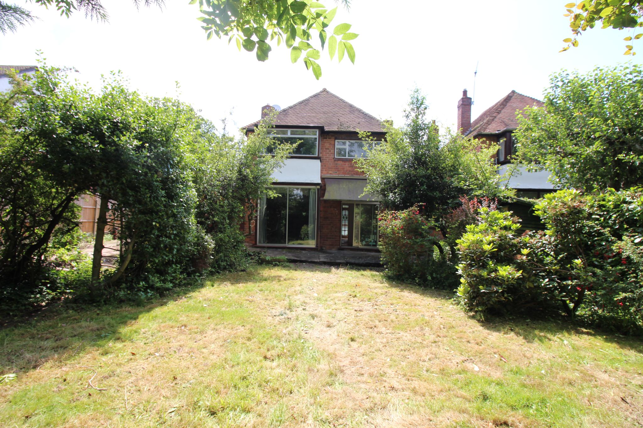 4 bedroom detached house SSTC in Solihull - Photograph 5.