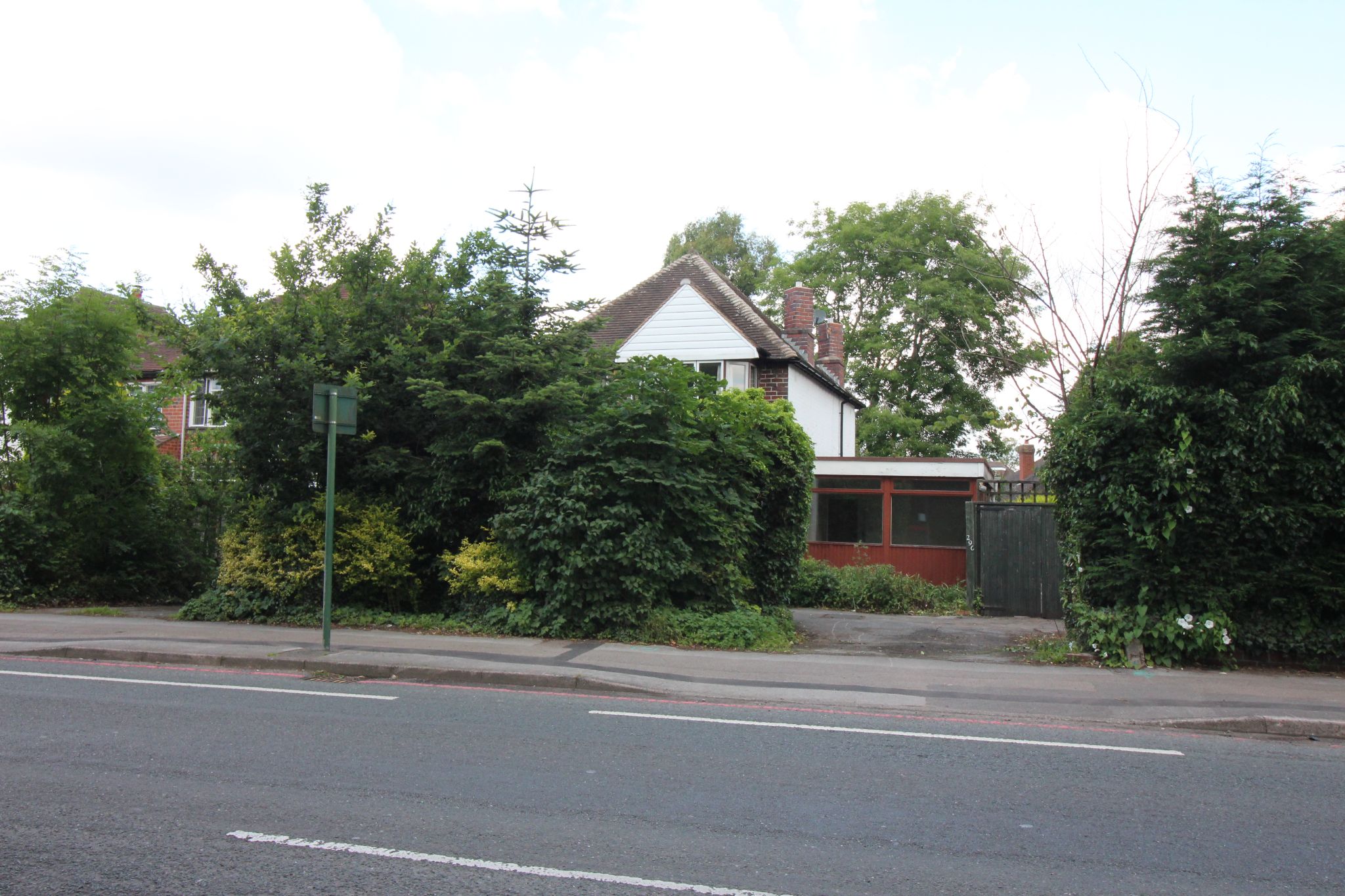4 bedroom detached house SSTC in Solihull - Photograph 17.