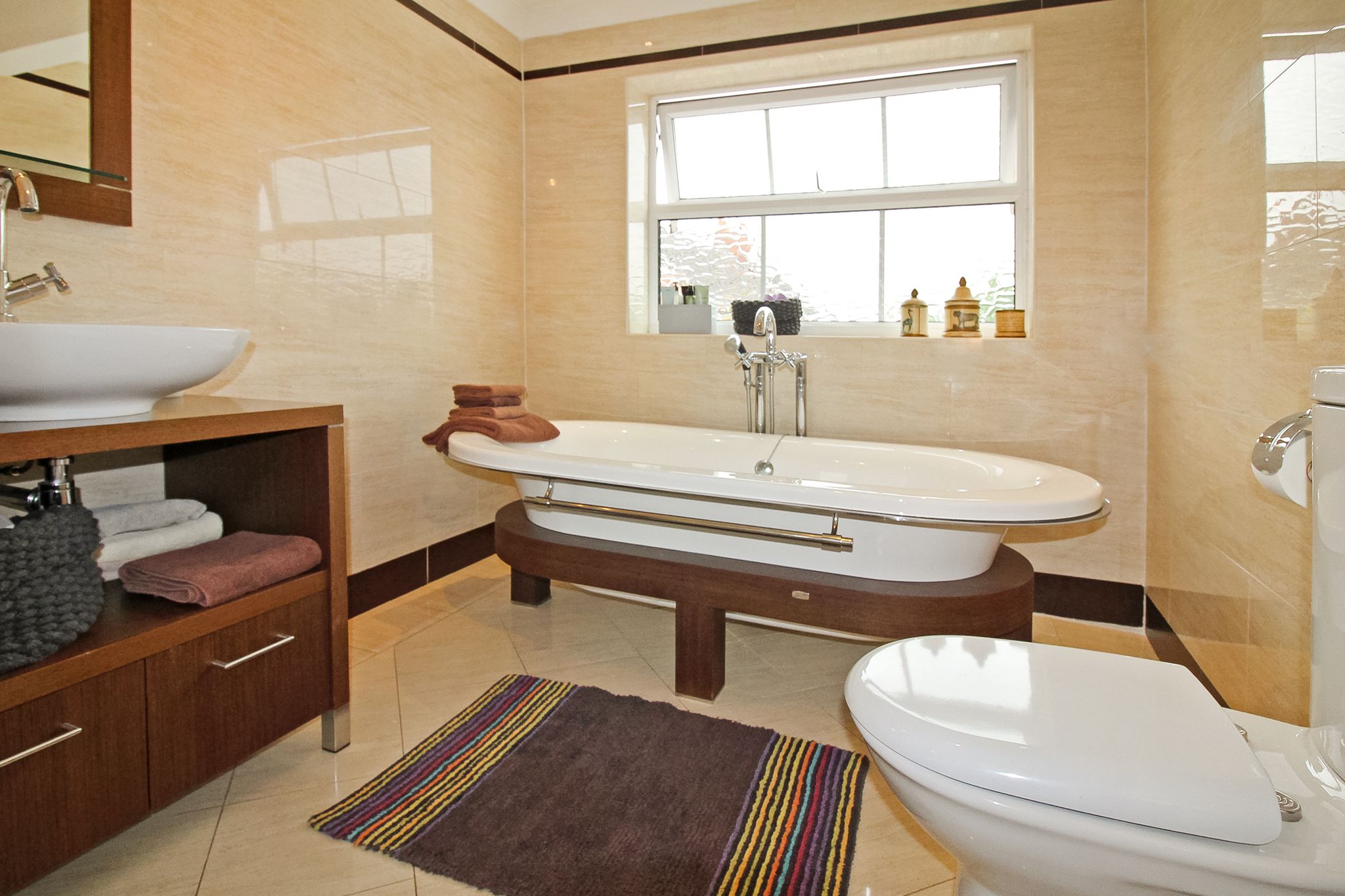 4 bedroom detached house SSTC in Solihull - Photograph 11.