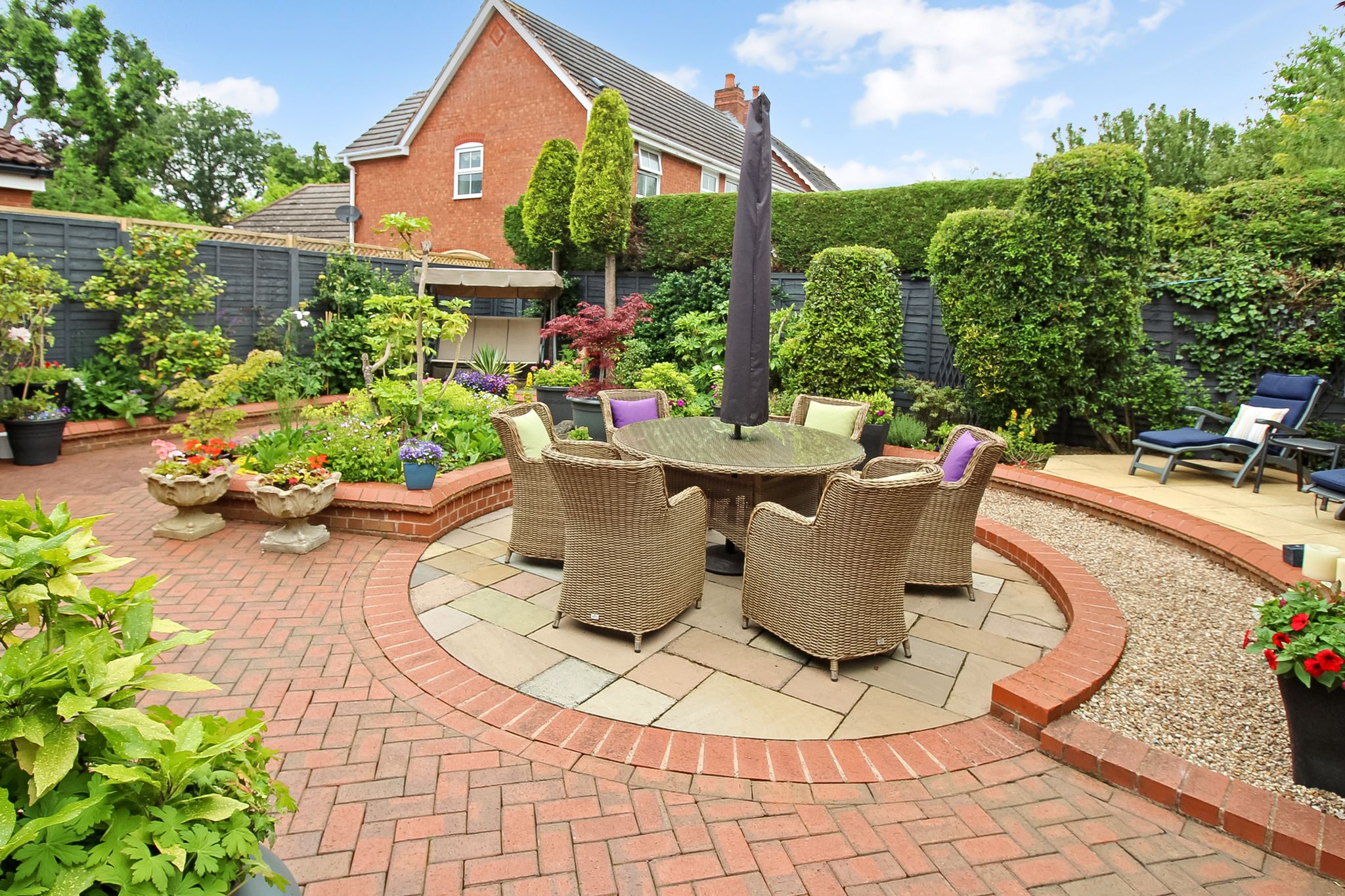 4 bedroom detached house SSTC in Solihull - Photograph 7.