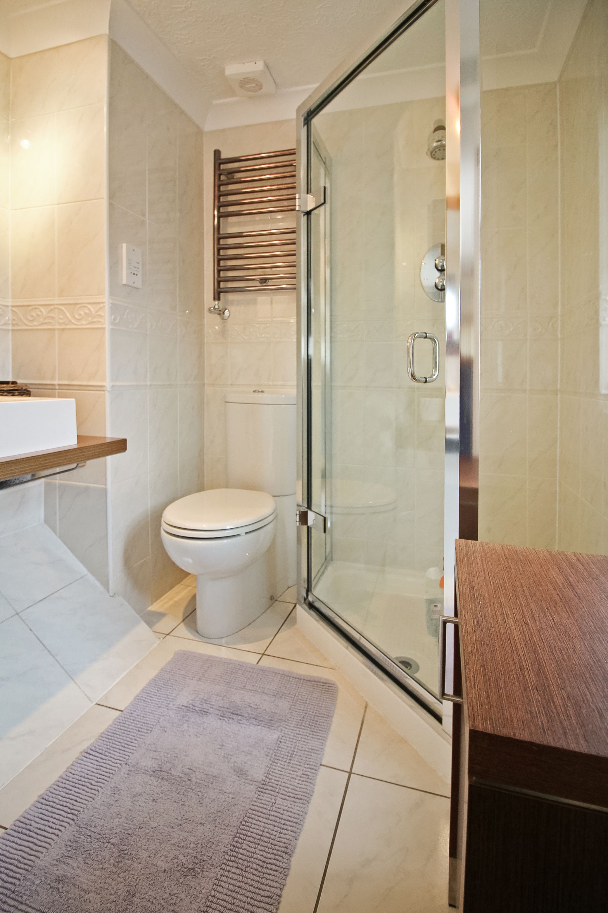 4 bedroom detached house SSTC in Solihull - Photograph 9.