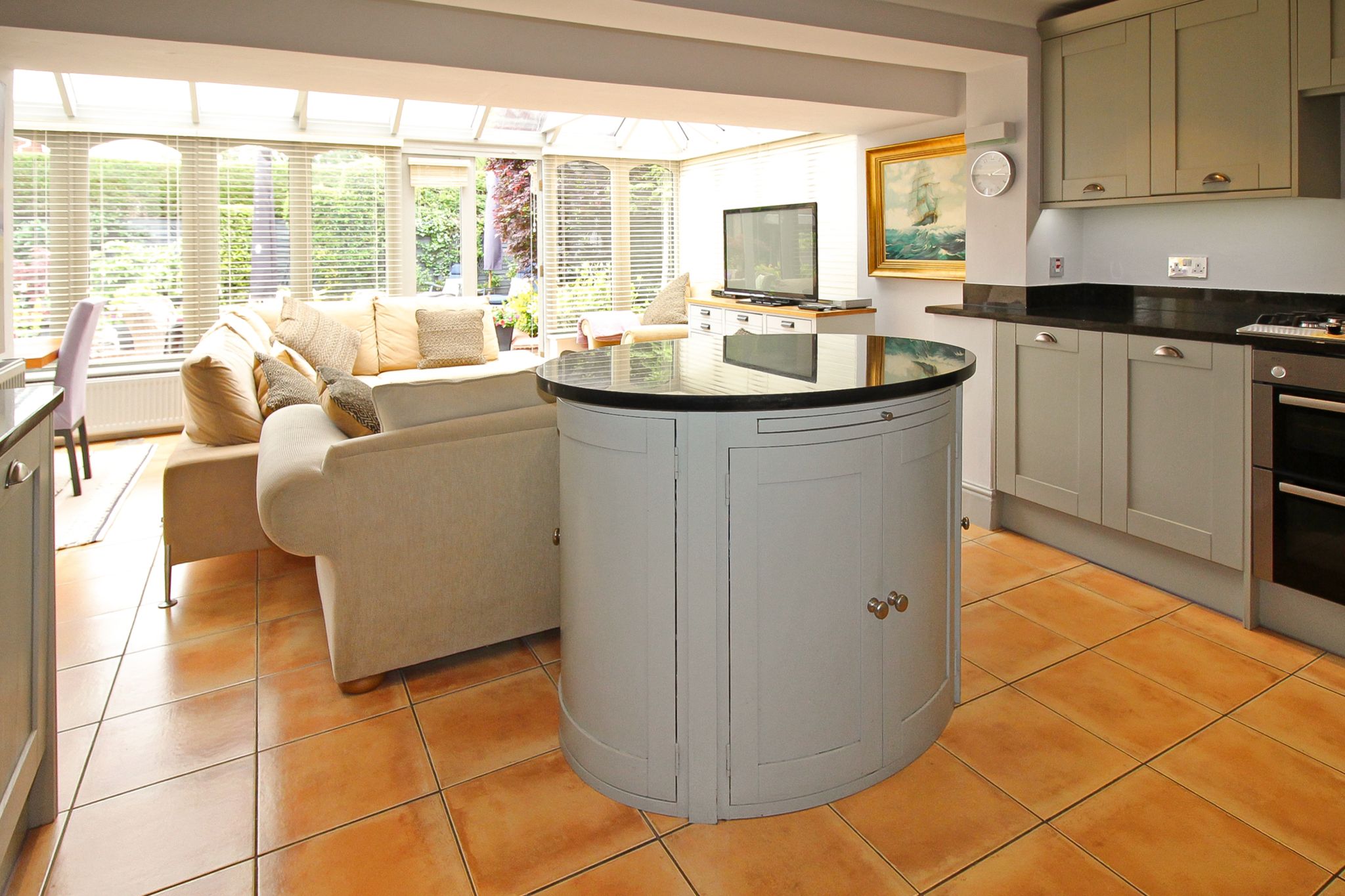 4 bedroom detached house SSTC in Solihull - Photograph 4.