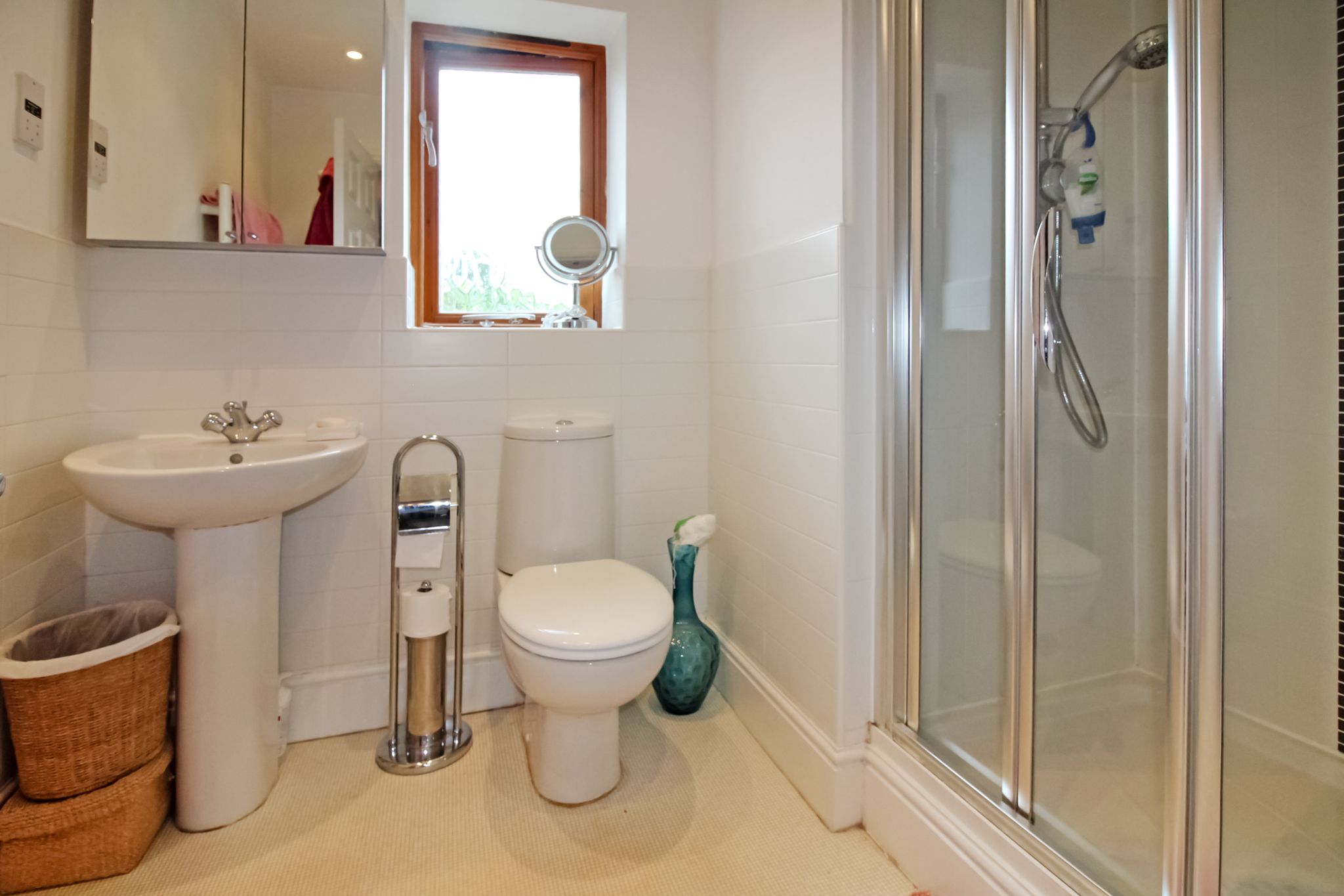 3 bedroom semi-detached house SSTC in Solihull - Photograph 11.