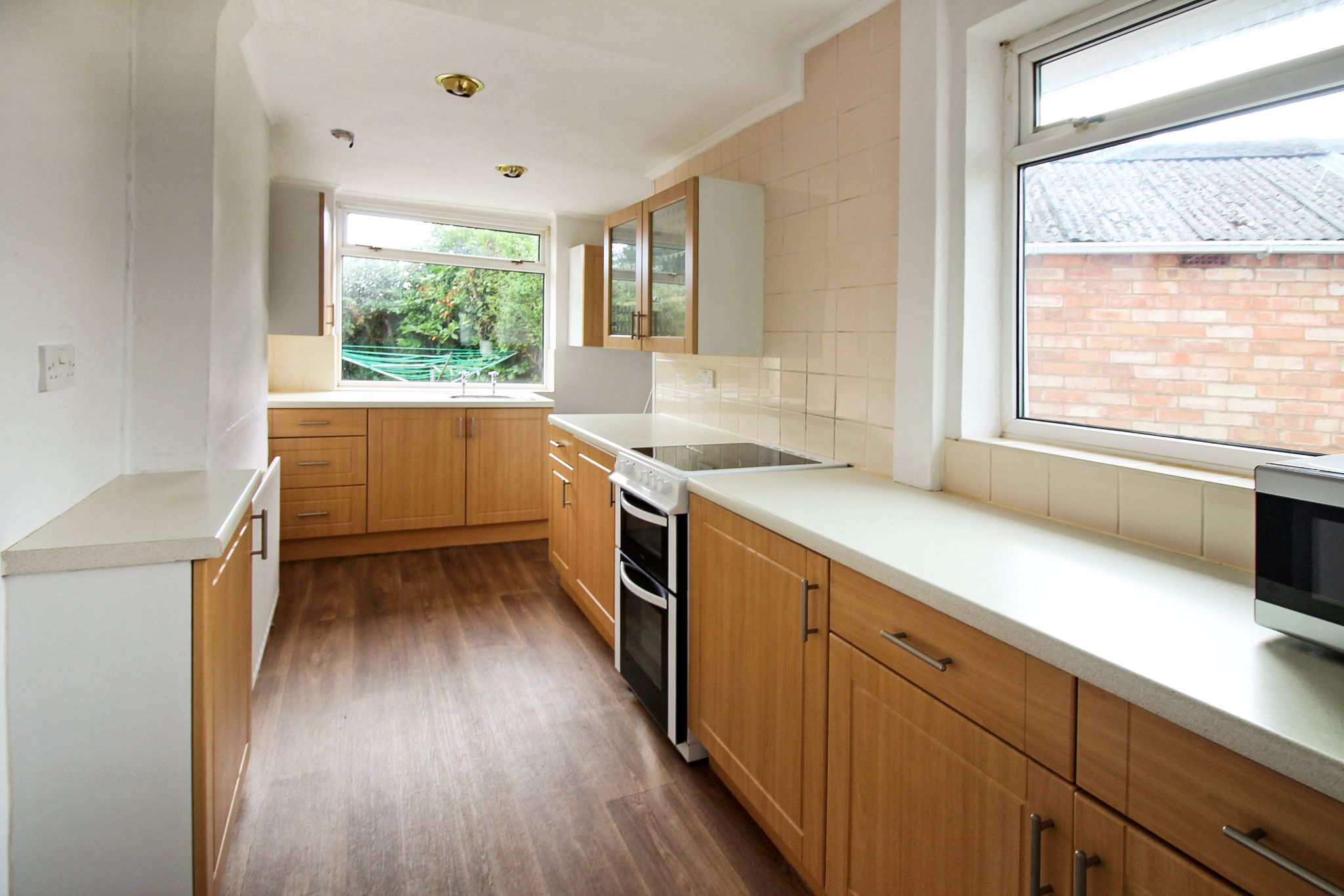 3 bedroom semi-detached bungalow SSTC in Solihull - Photograph 4.