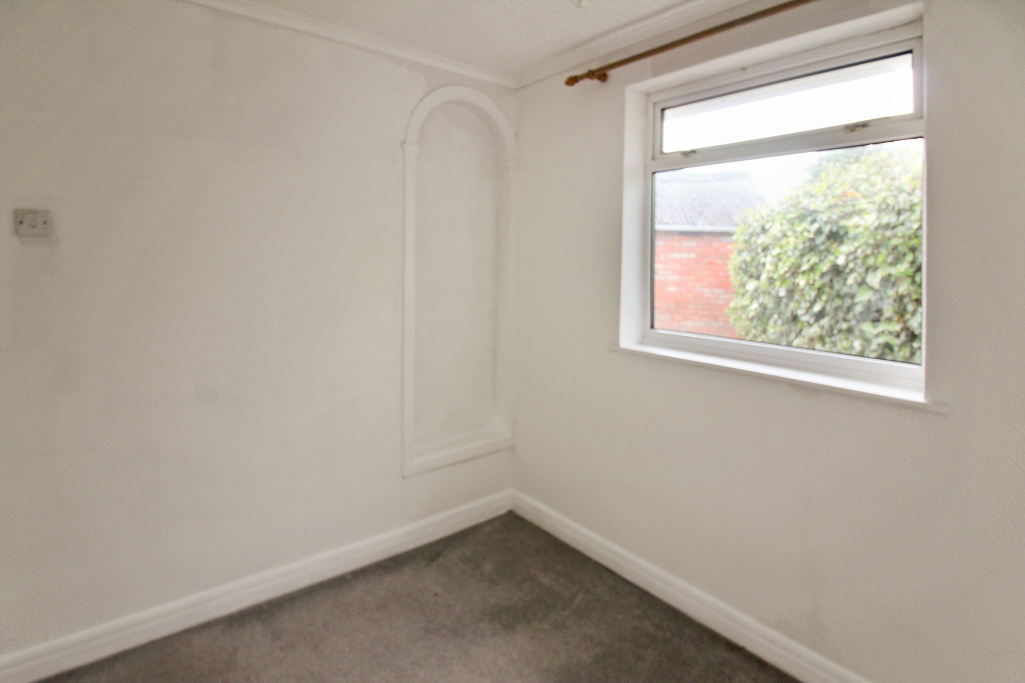 3 bedroom semi-detached bungalow SSTC in Solihull - Photograph 10.