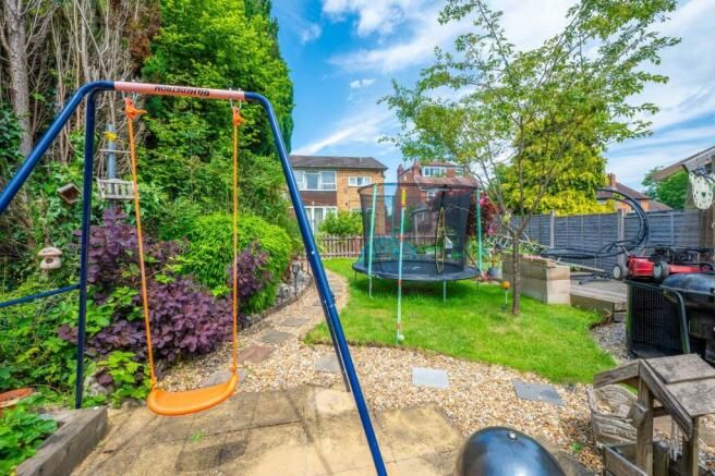 2 bedroom apartment flat/apartment SSTC in Solihull - Photograph 5.