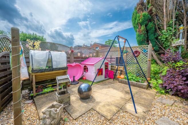 2 bedroom apartment flat/apartment SSTC in Solihull - Photograph 10.