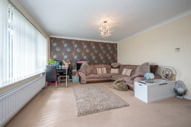 2 bedroom apartment flat/apartment SSTC in Solihull - Photograph 3.