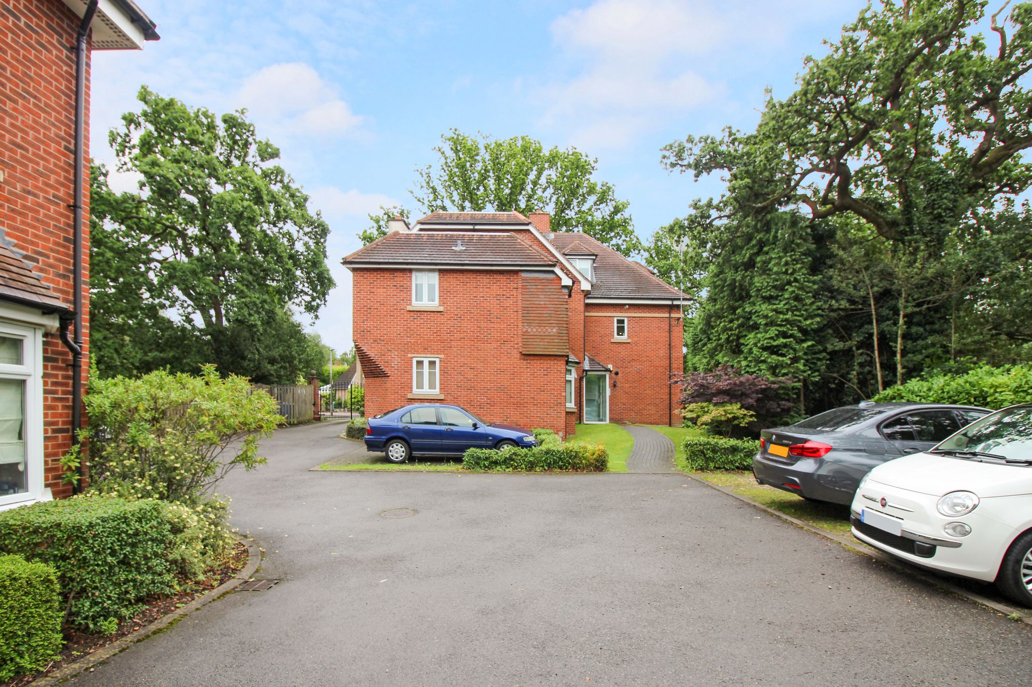 2 bedroom apartment flat/apartment SSTC in Solihull - Photograph 13.