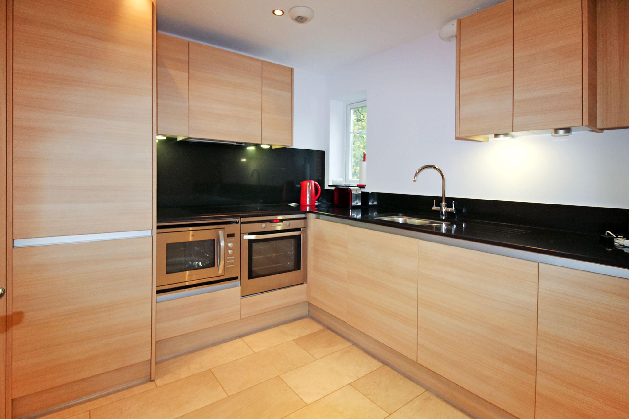 2 bedroom apartment flat/apartment SSTC in Solihull - Photograph 5.