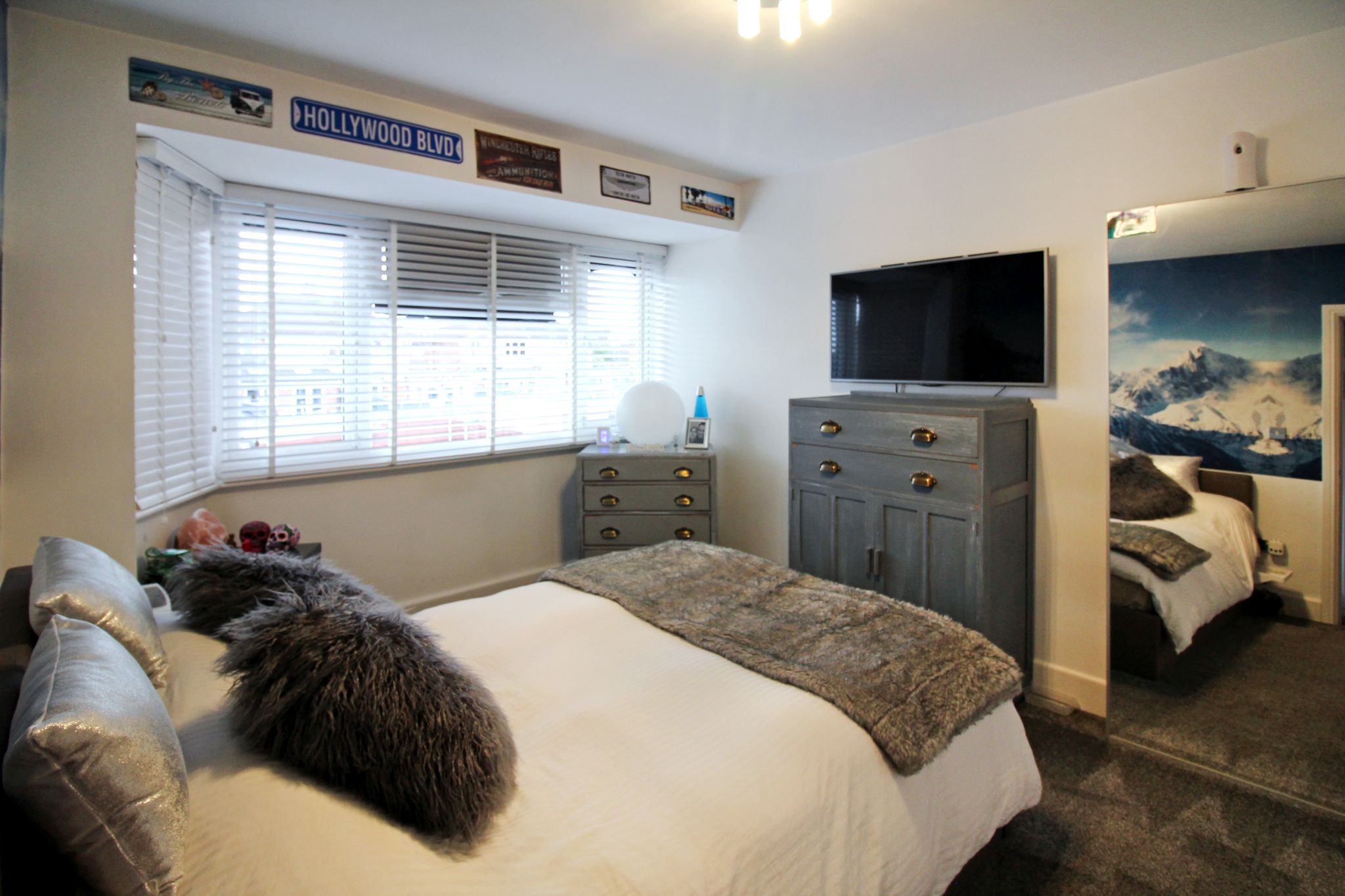 3 bedroom semi-detached house SSTC in Solihull - Photograph 11.